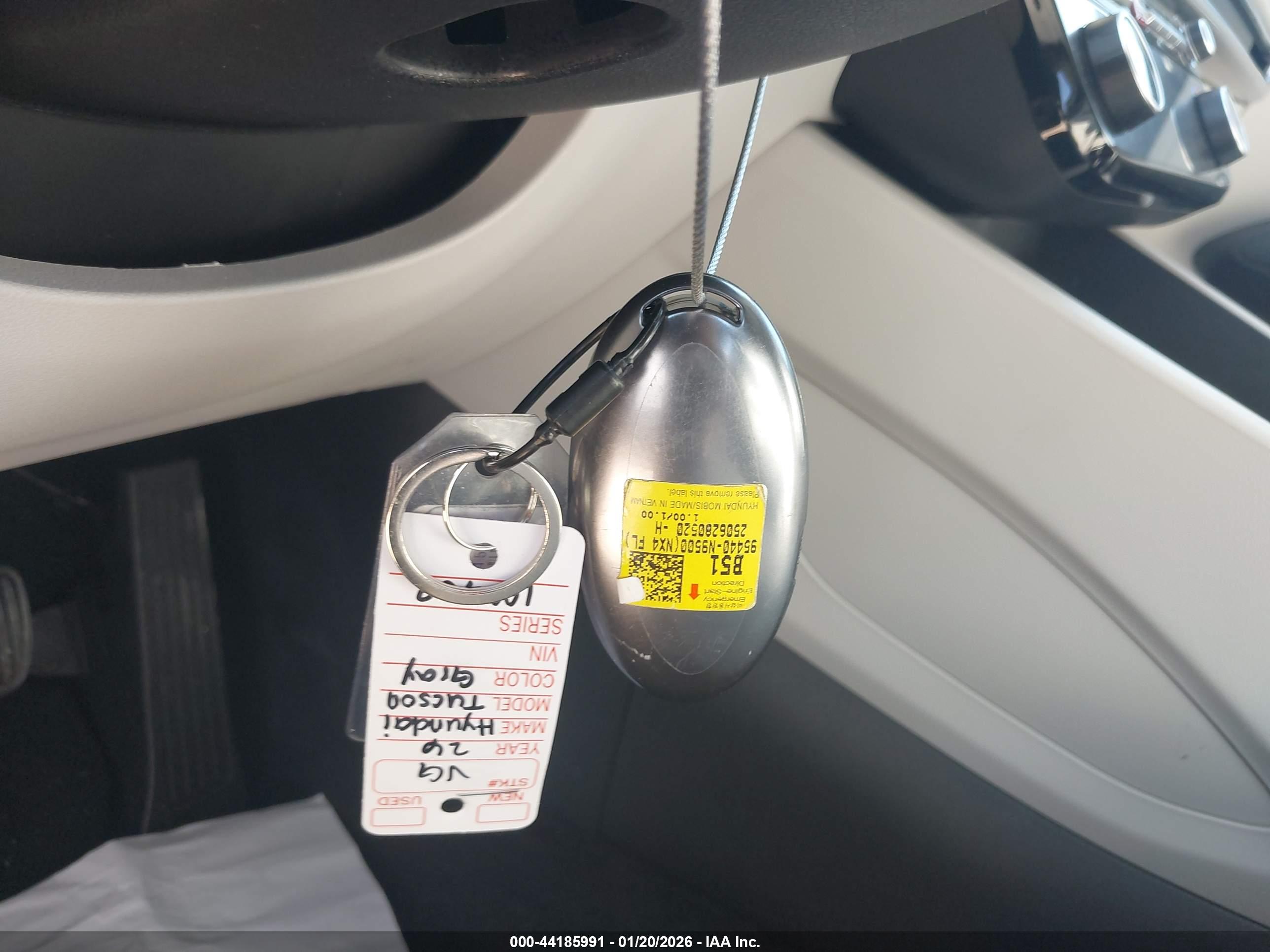 HYUNDAI TUCSON image 11