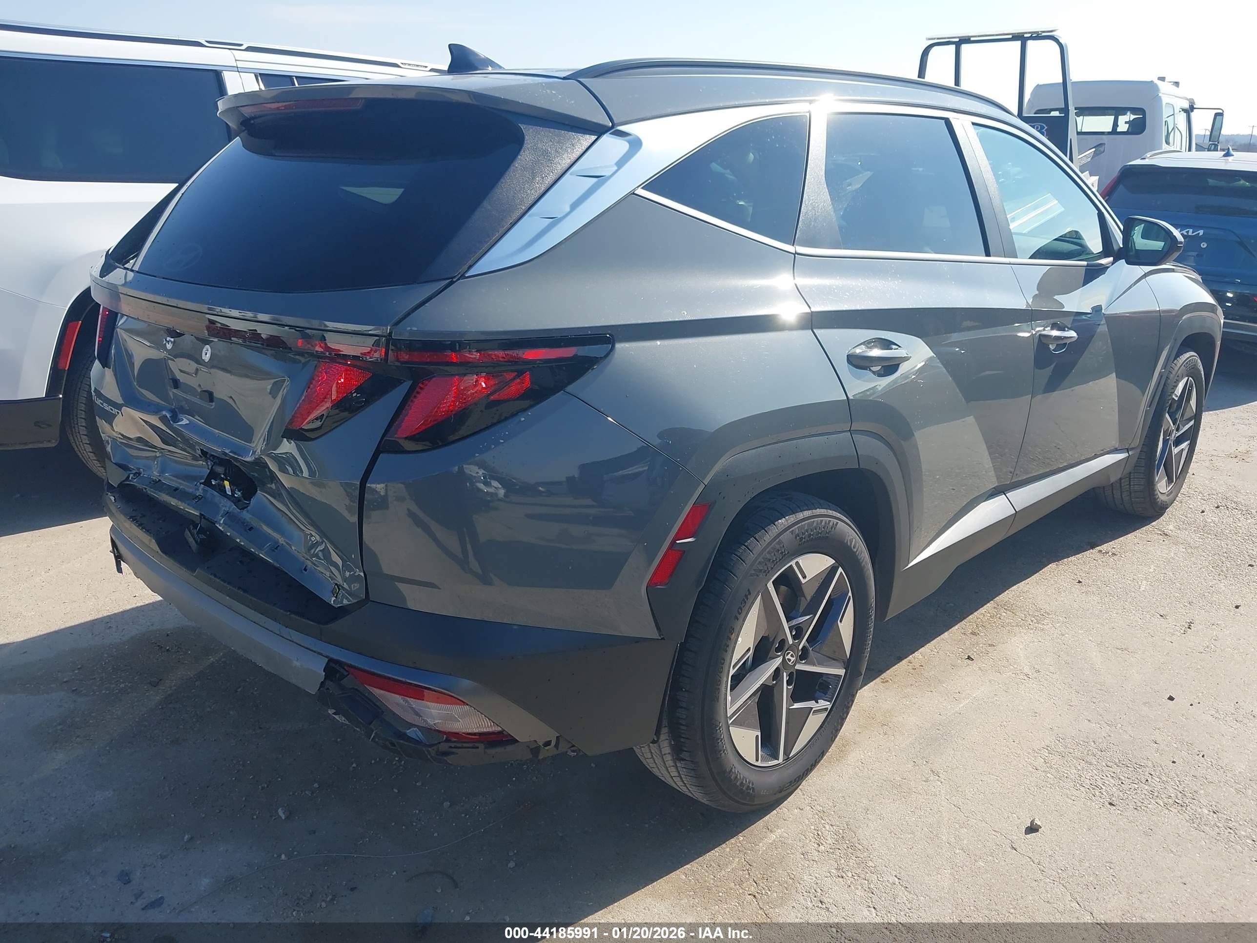 HYUNDAI TUCSON image 4