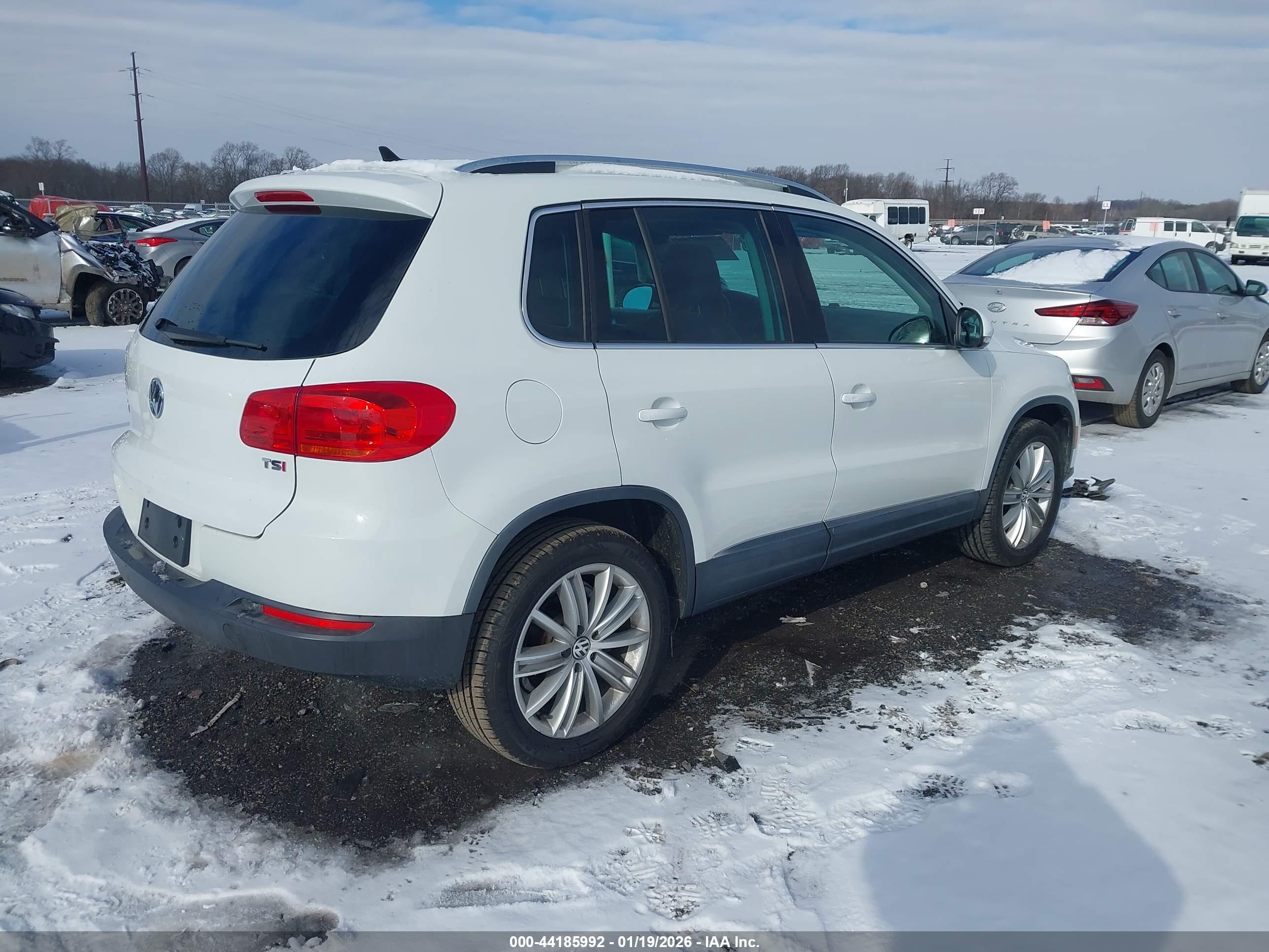 VOLKSWAGEN TIGUAN image 4