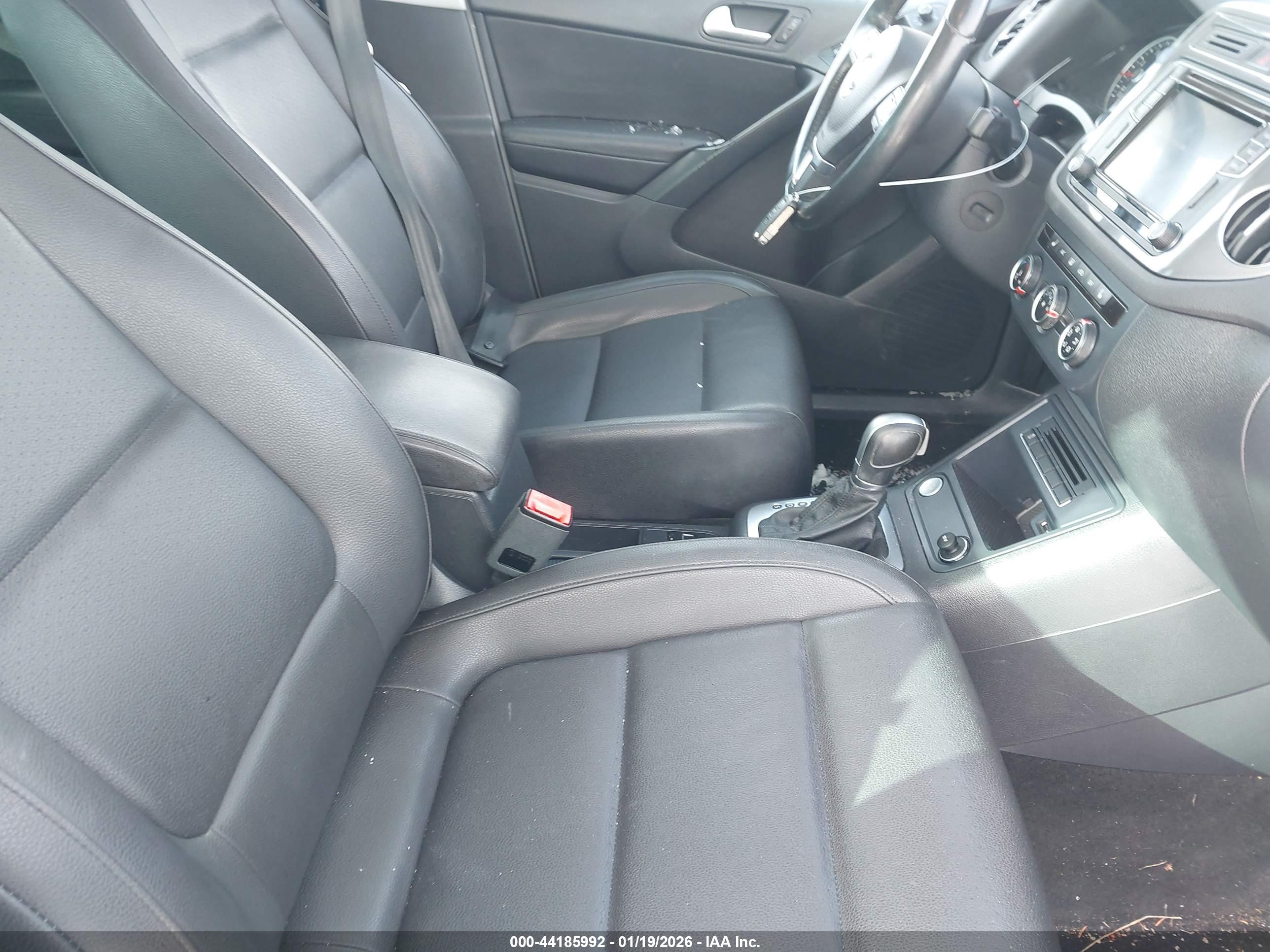 VOLKSWAGEN TIGUAN image 5