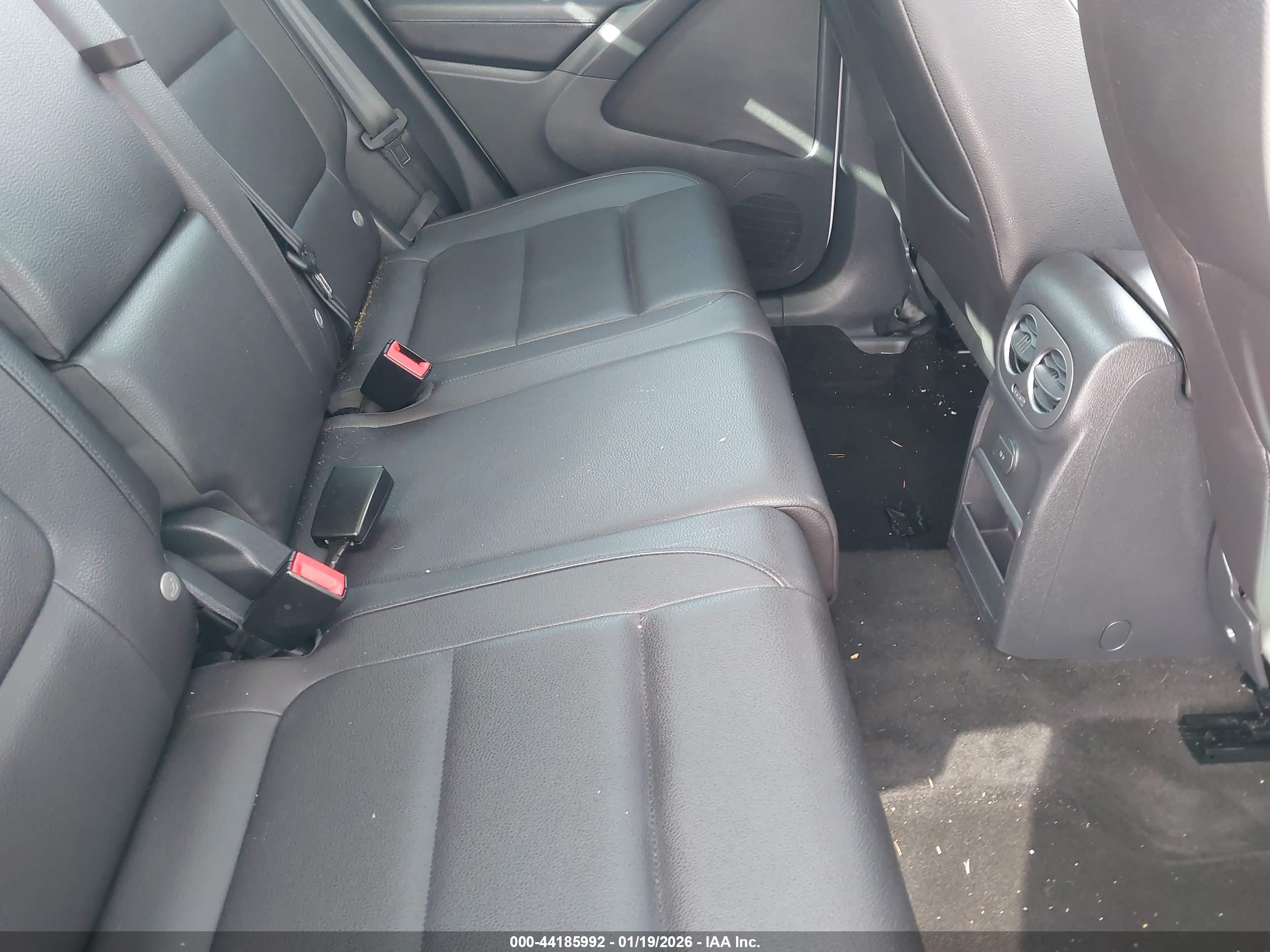 VOLKSWAGEN TIGUAN image 8