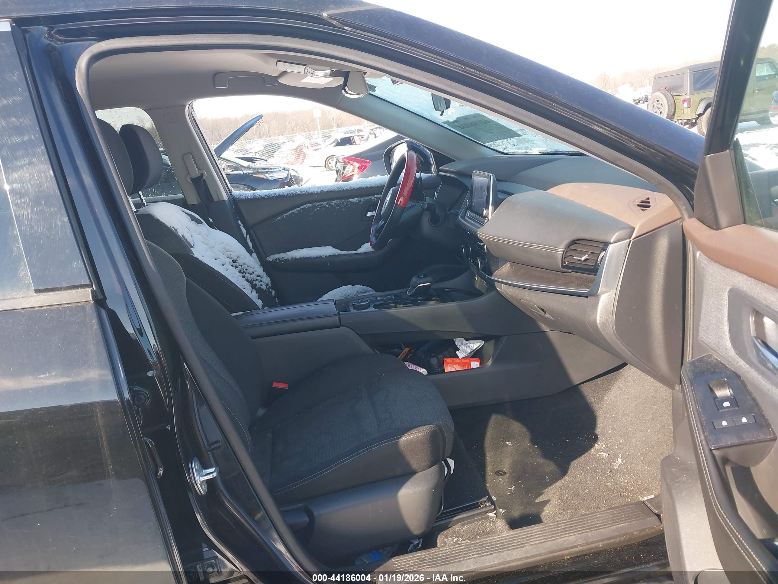 NISSAN ROGUE image 5