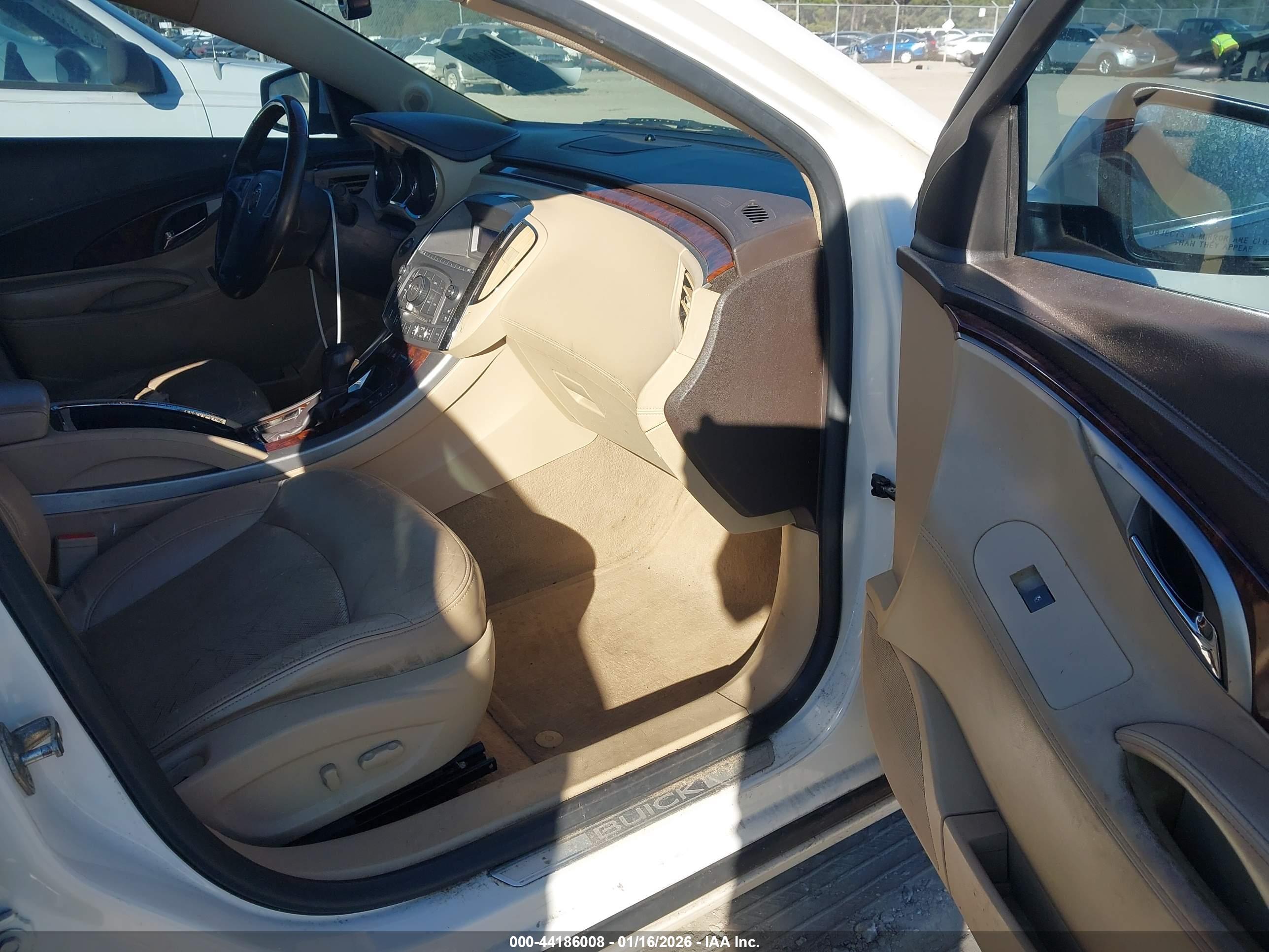 BUICK LACROSSE image 5