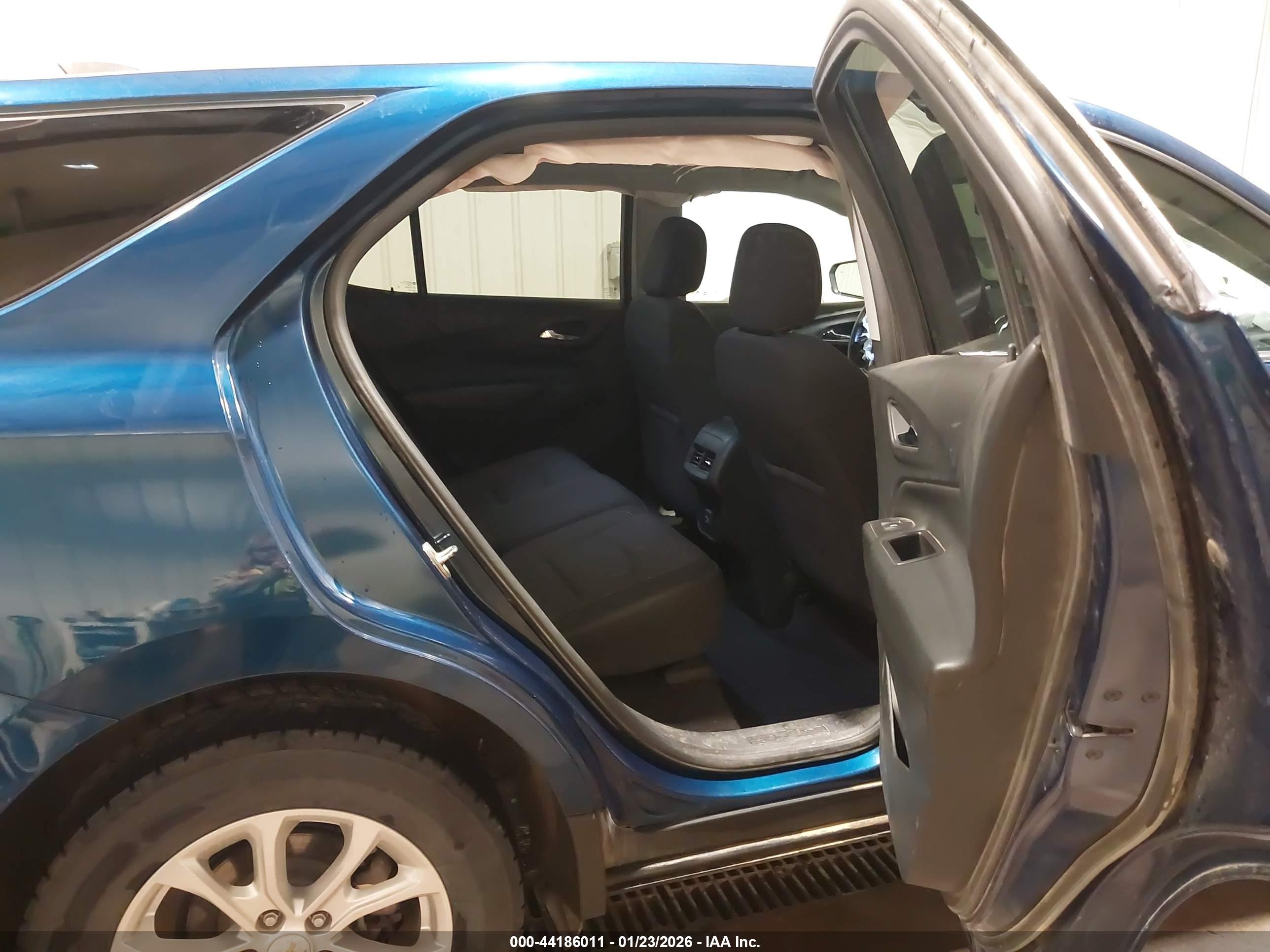 CHEVROLET EQUINOX image 8