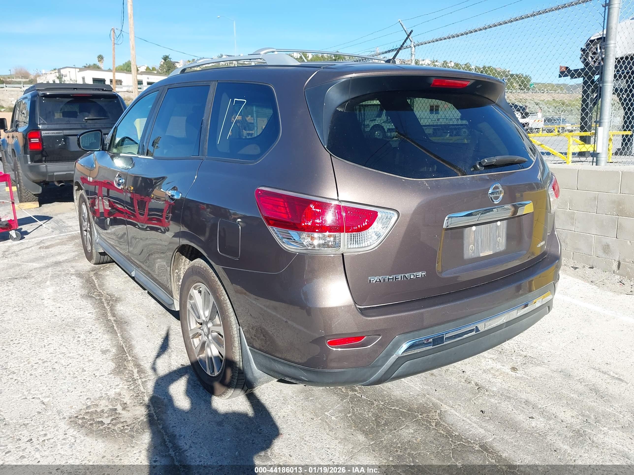 NISSAN PATHFINDER image 3