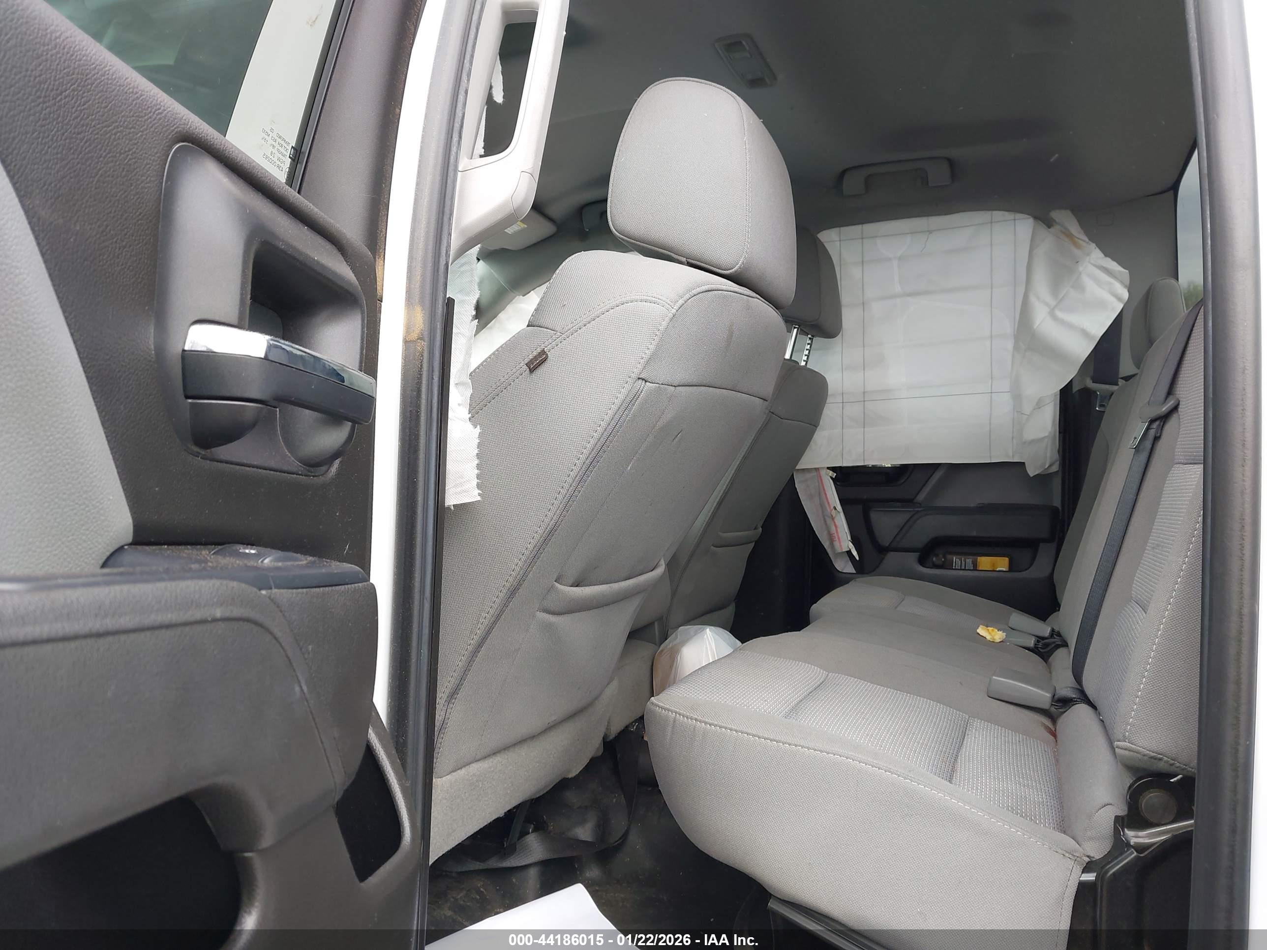 CHEVROLET SILVERADO image 8