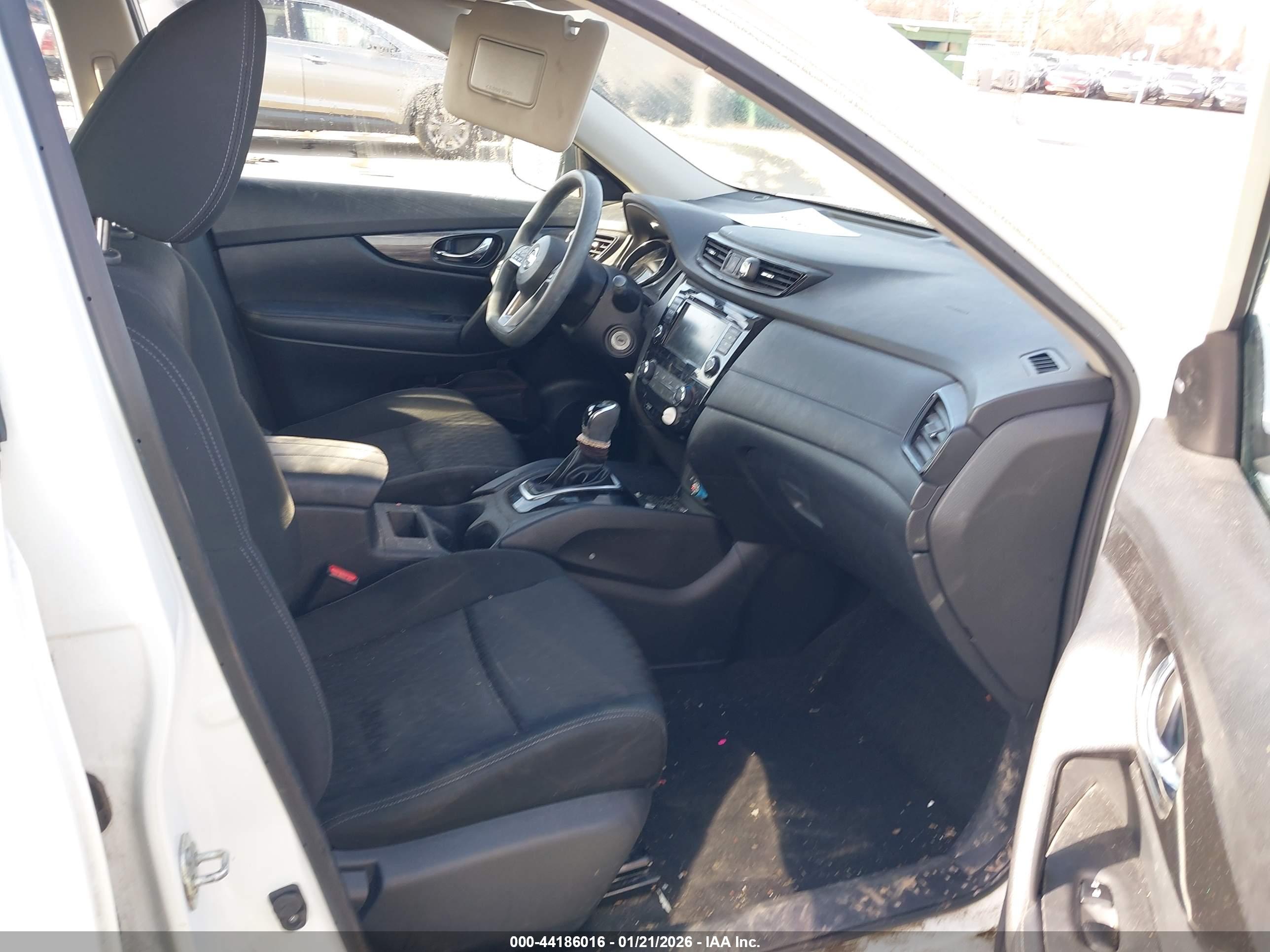 NISSAN ROGUE image 5