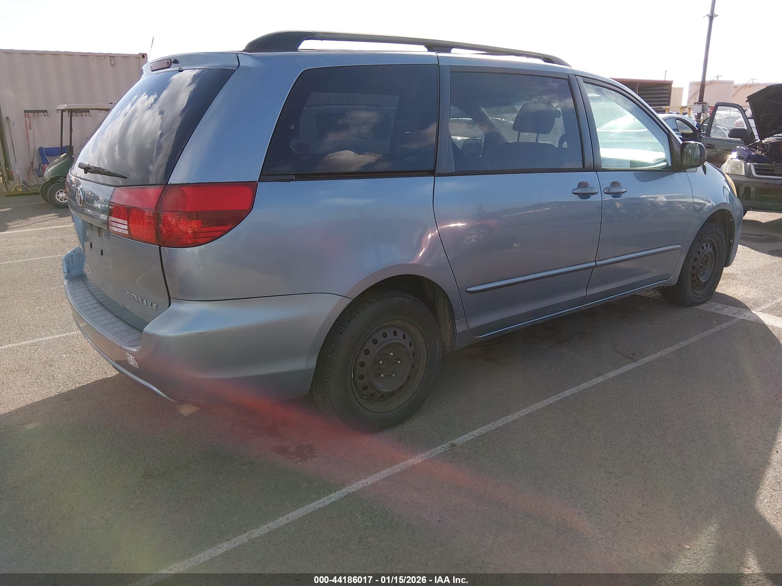 TOYOTA SIENNA image 4