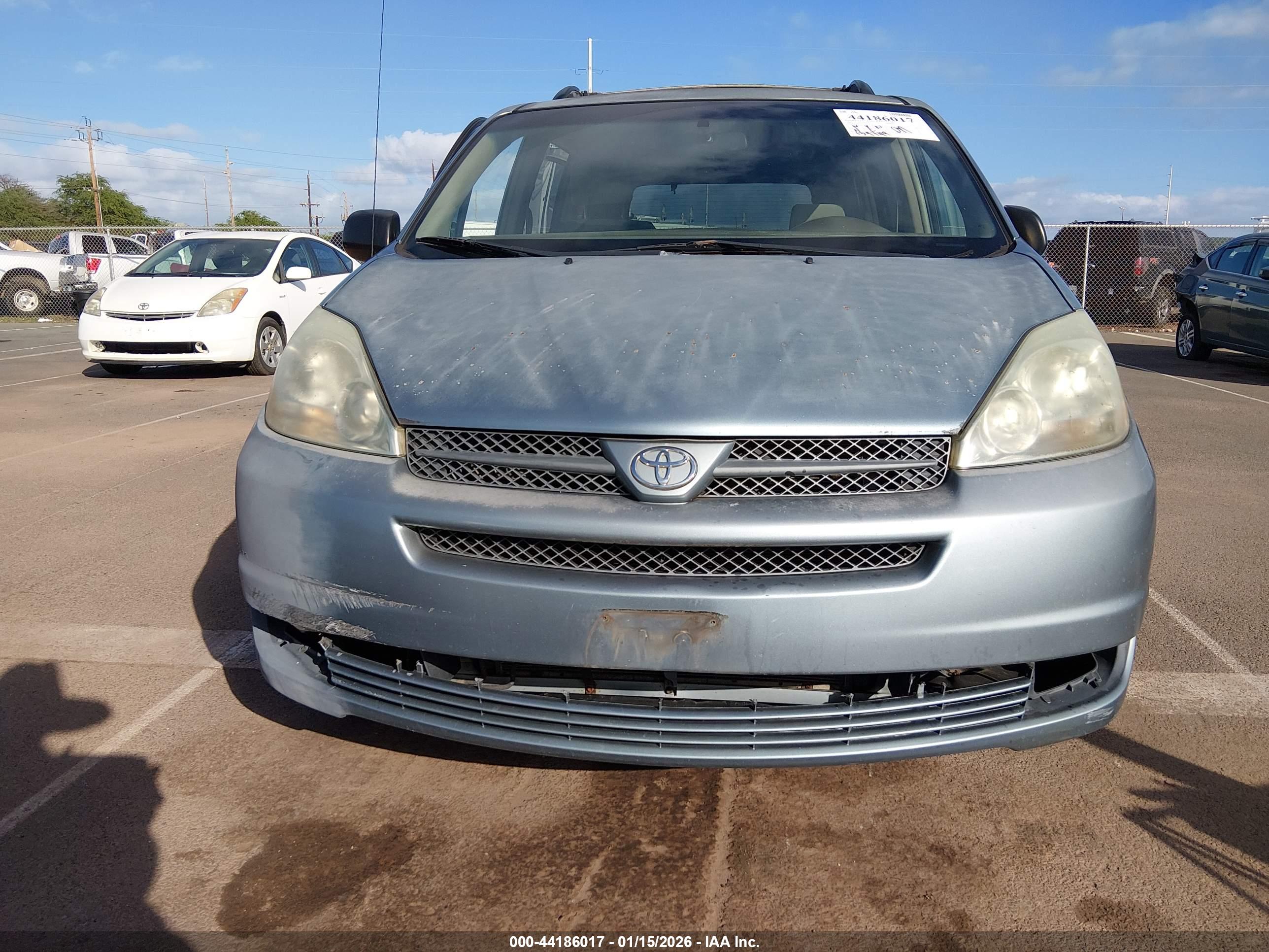 TOYOTA SIENNA image 6