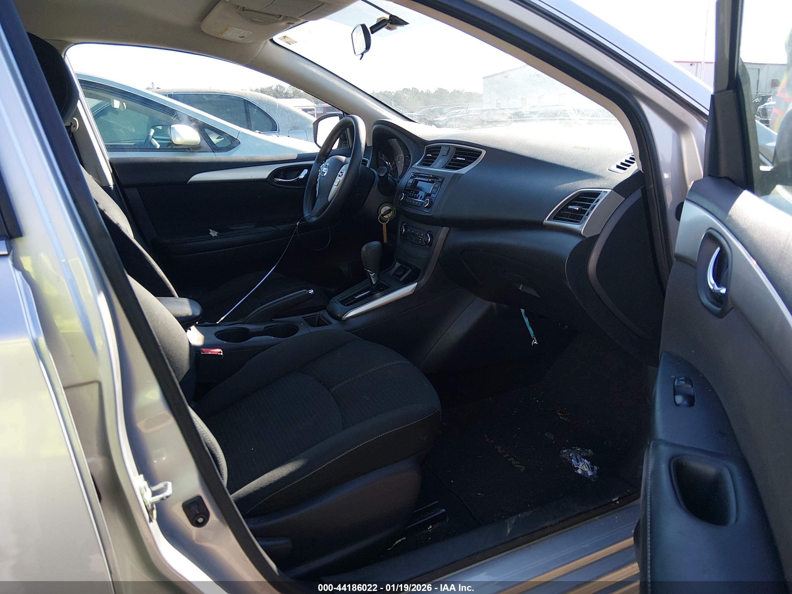 NISSAN SENTRA image 5