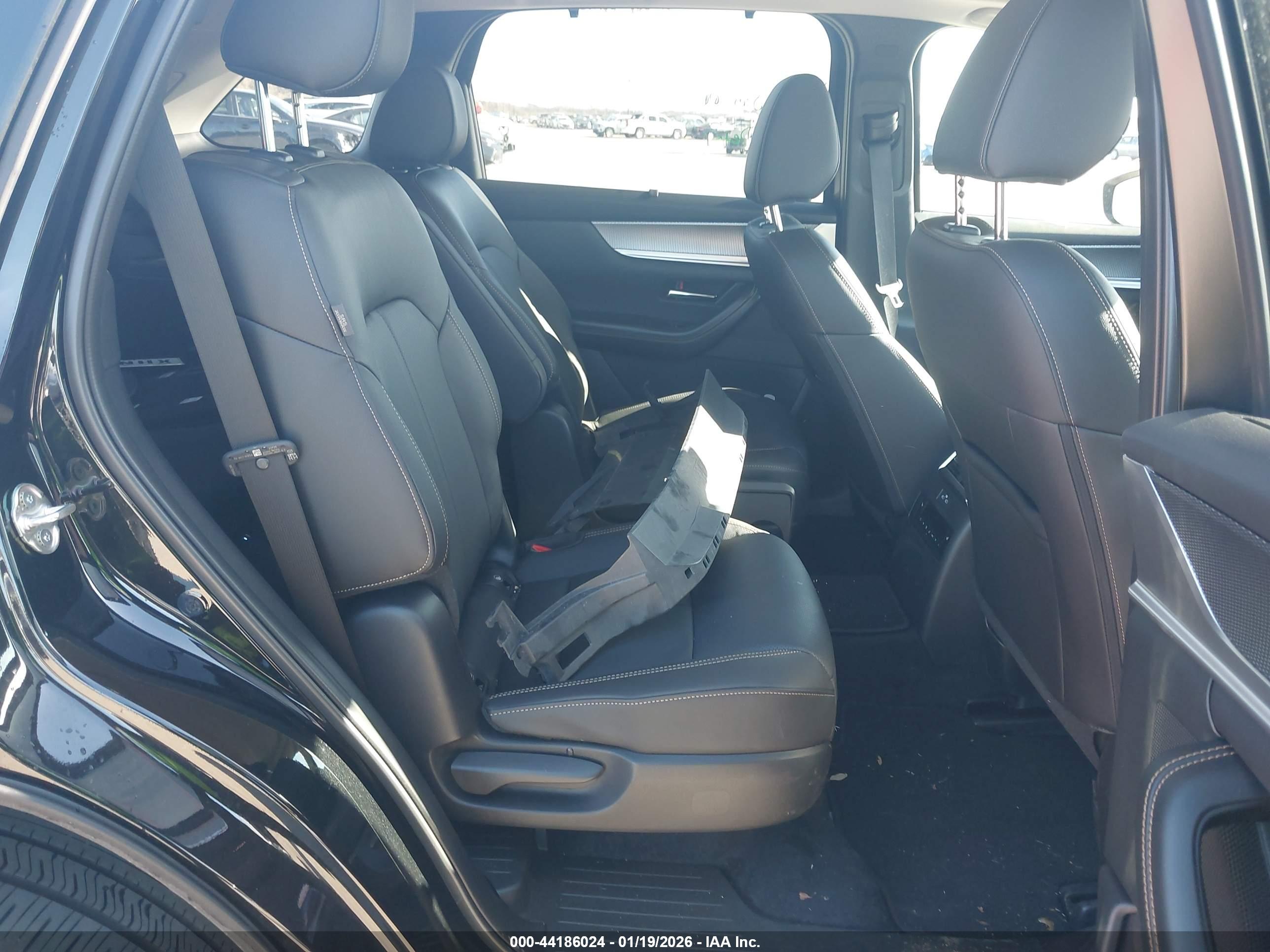 MAZDA CX-90 image 8