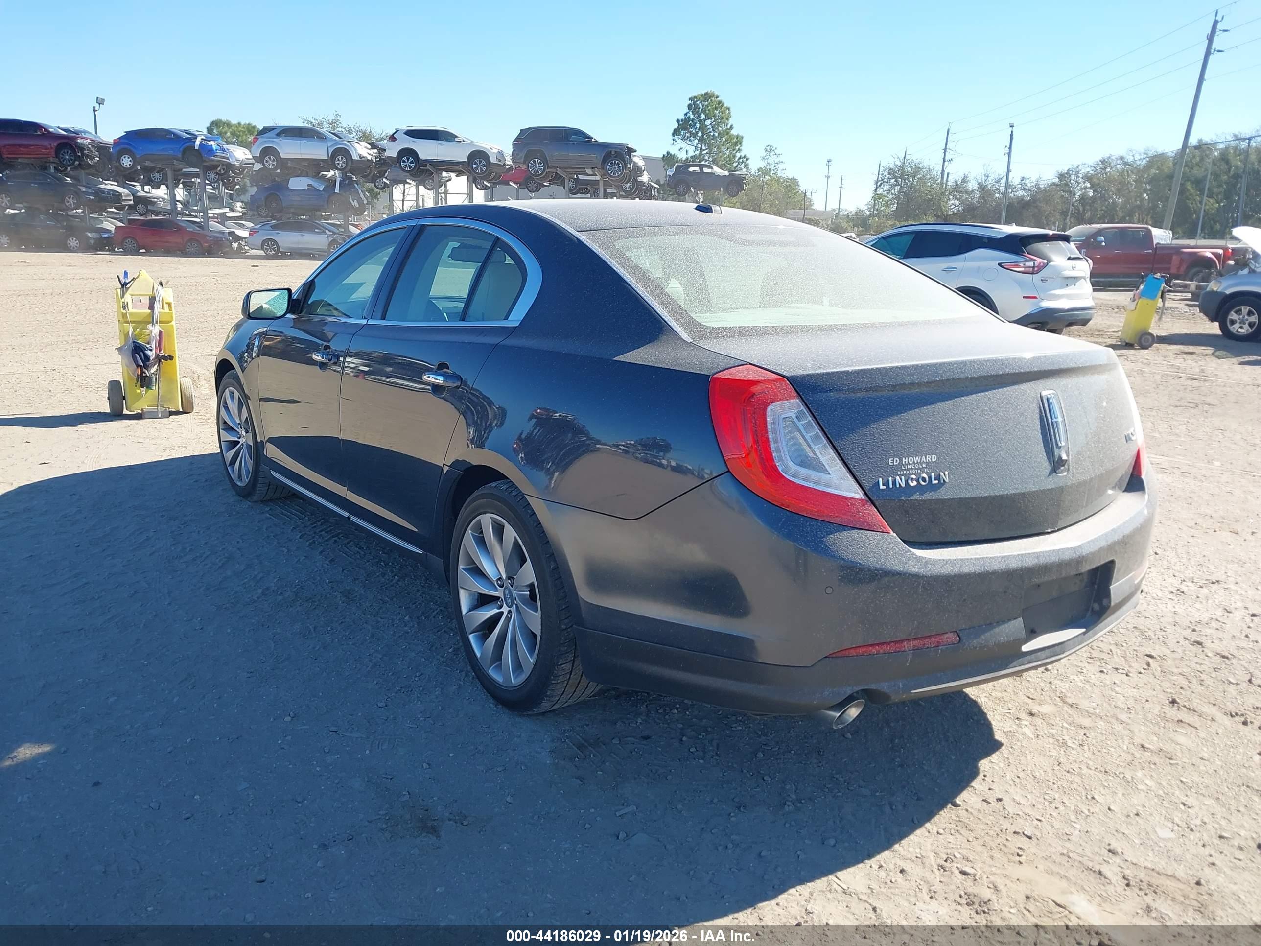 LINCOLN MKS image 3