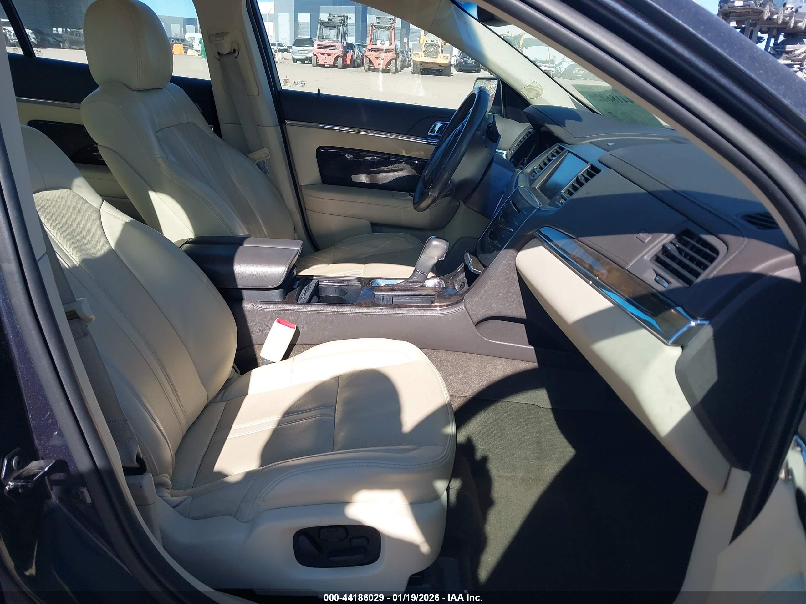 LINCOLN MKS image 5