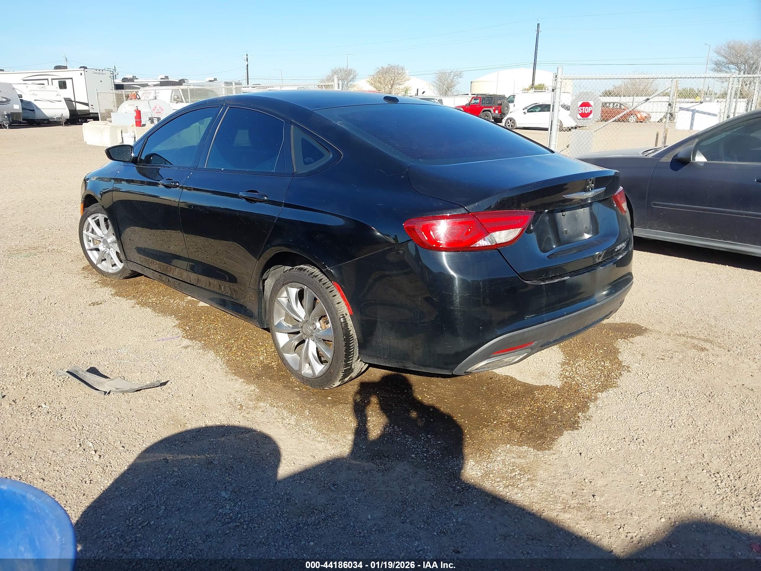 CHRYSLER 200 image 3