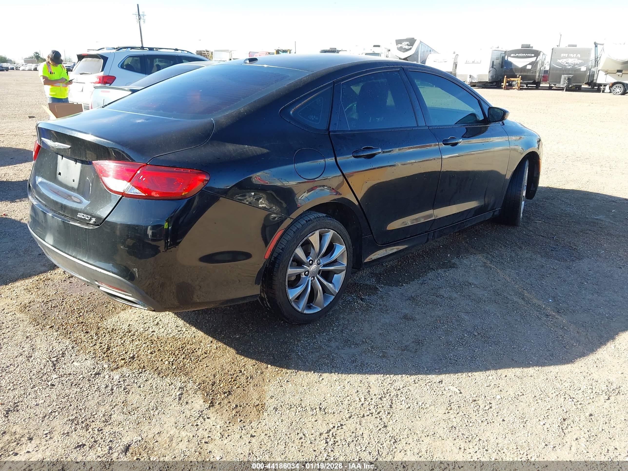 CHRYSLER 200 image 4
