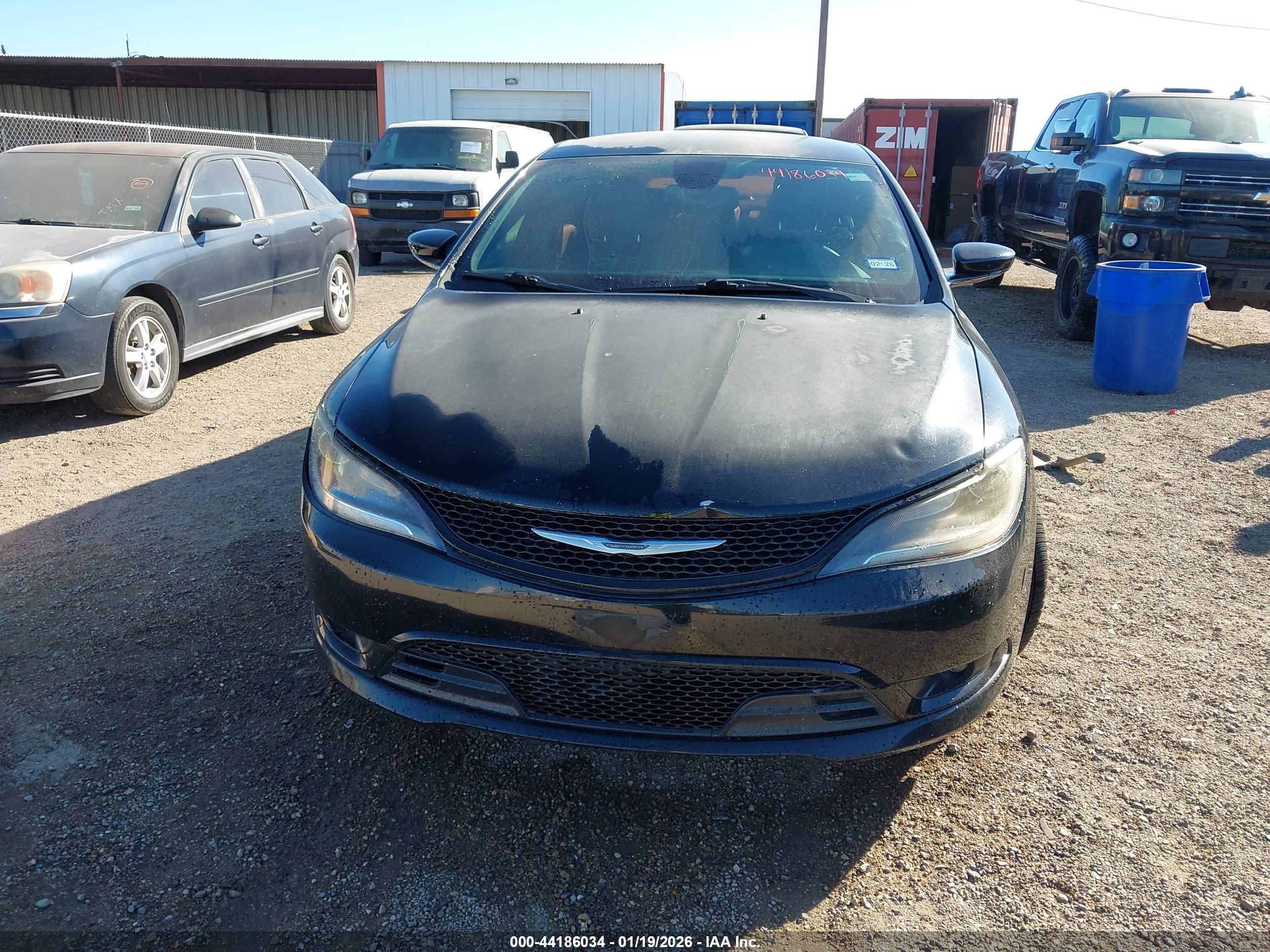 CHRYSLER 200 image 6