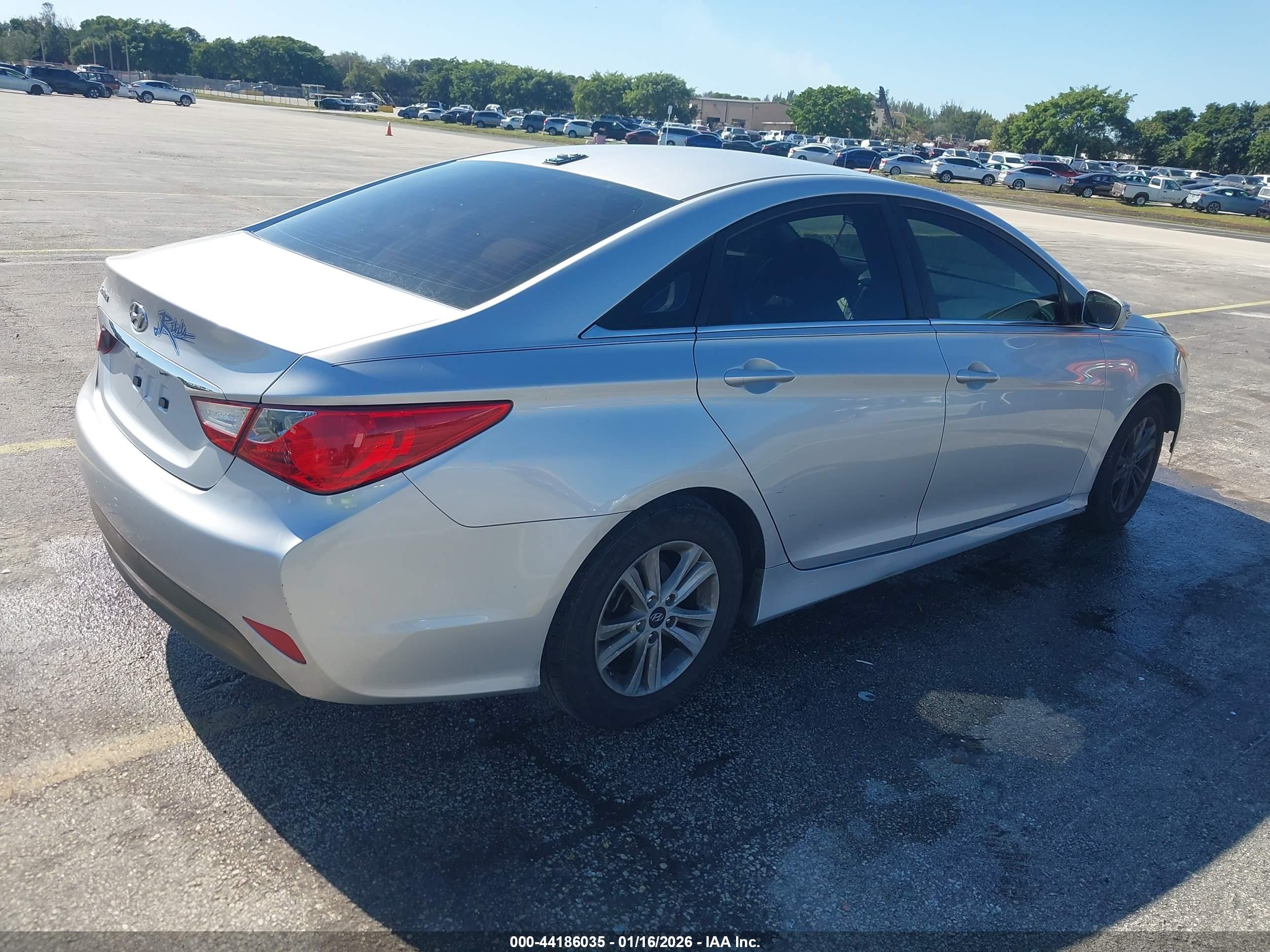 HYUNDAI SONATA image 4