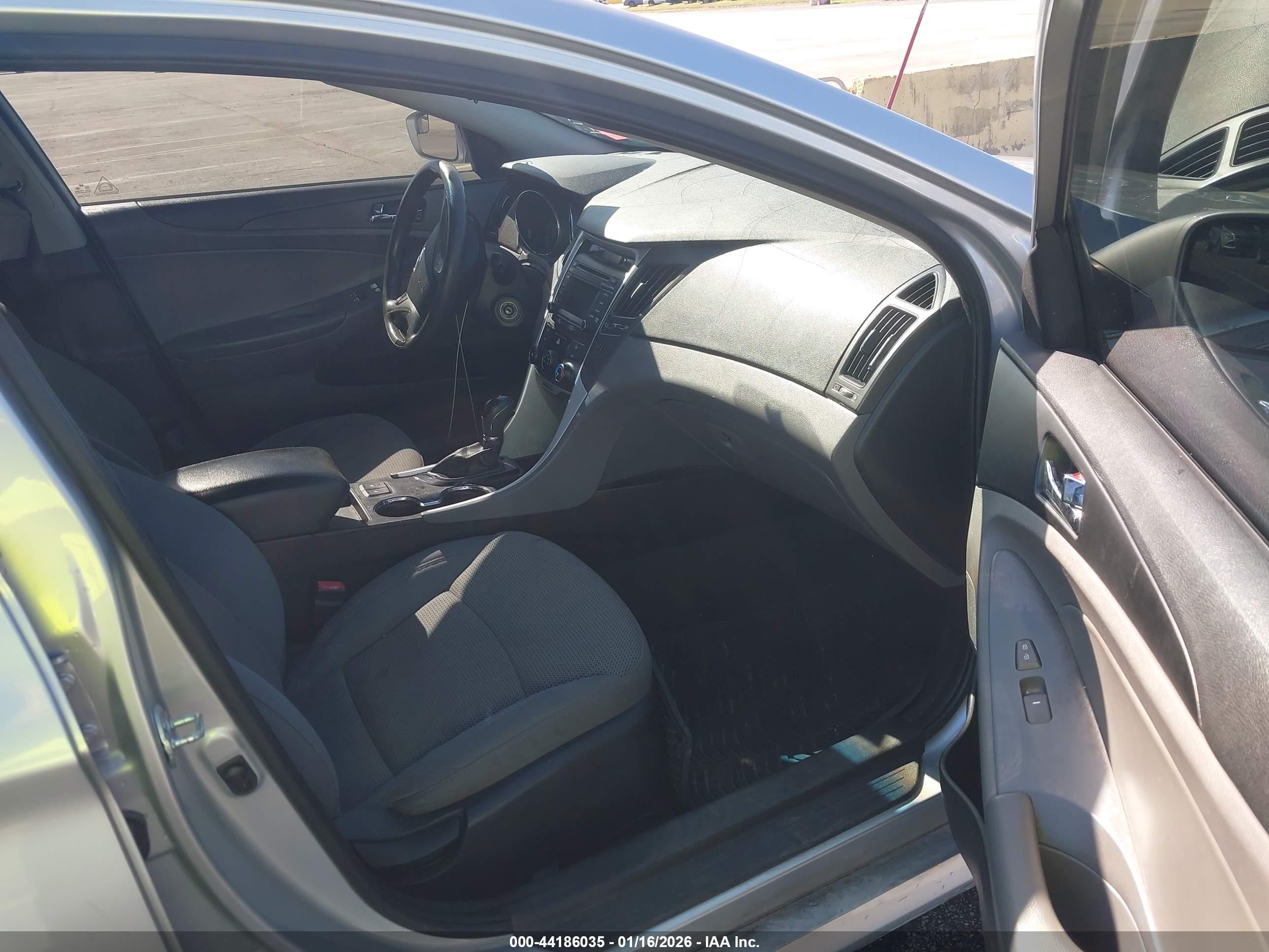 HYUNDAI SONATA image 5