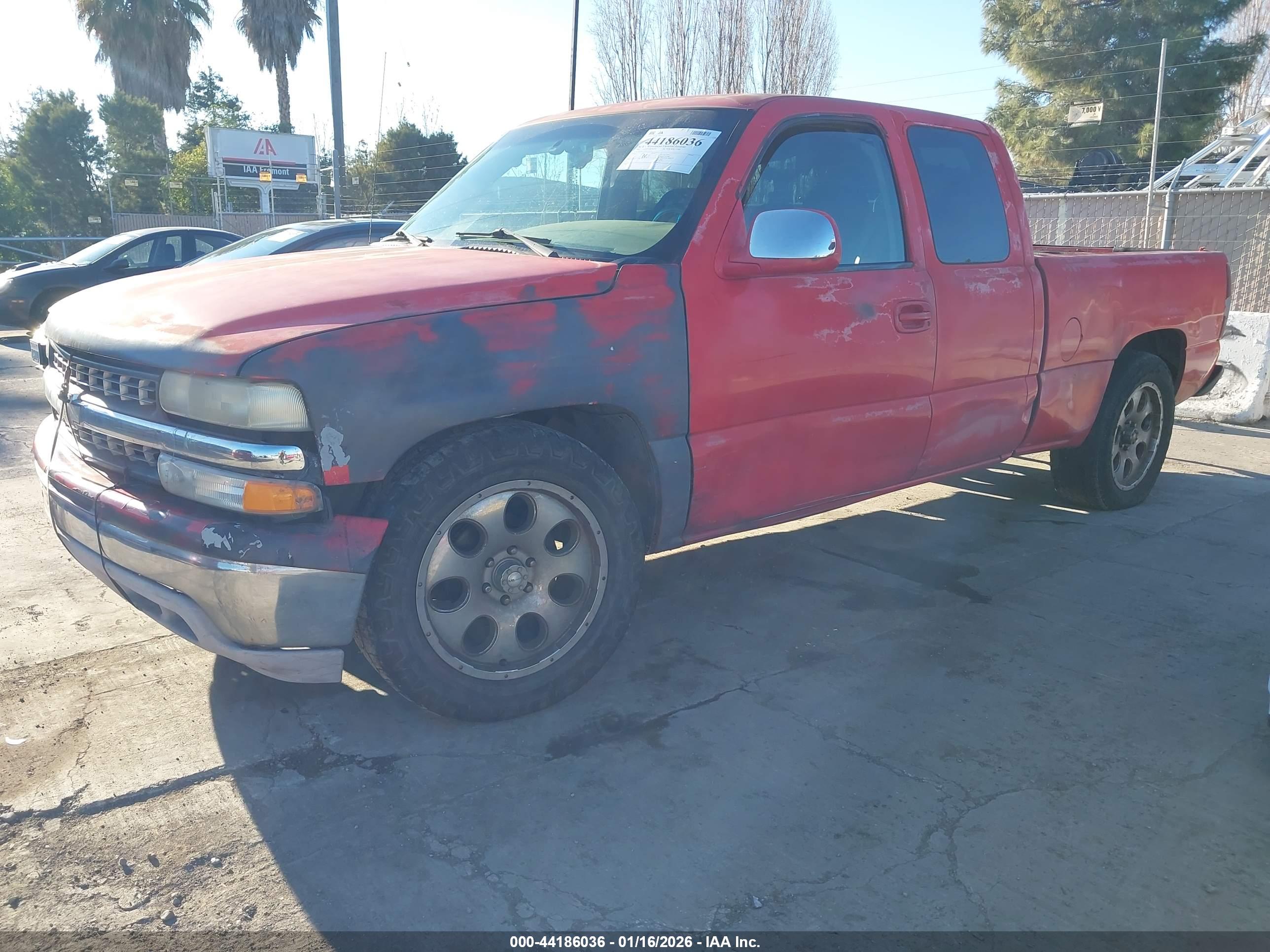 CHEVROLET SILVERADO image 2