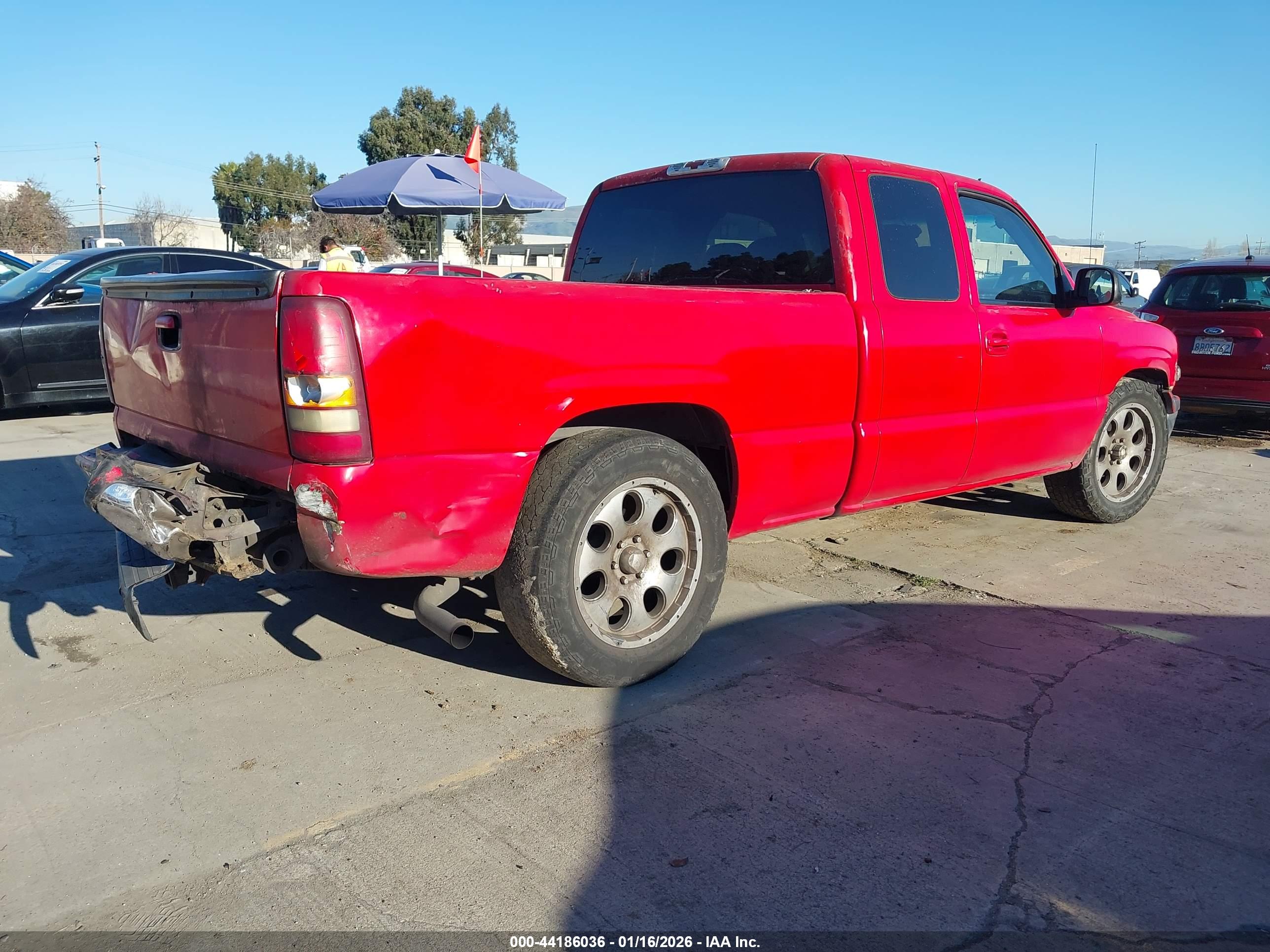 CHEVROLET SILVERADO image 4
