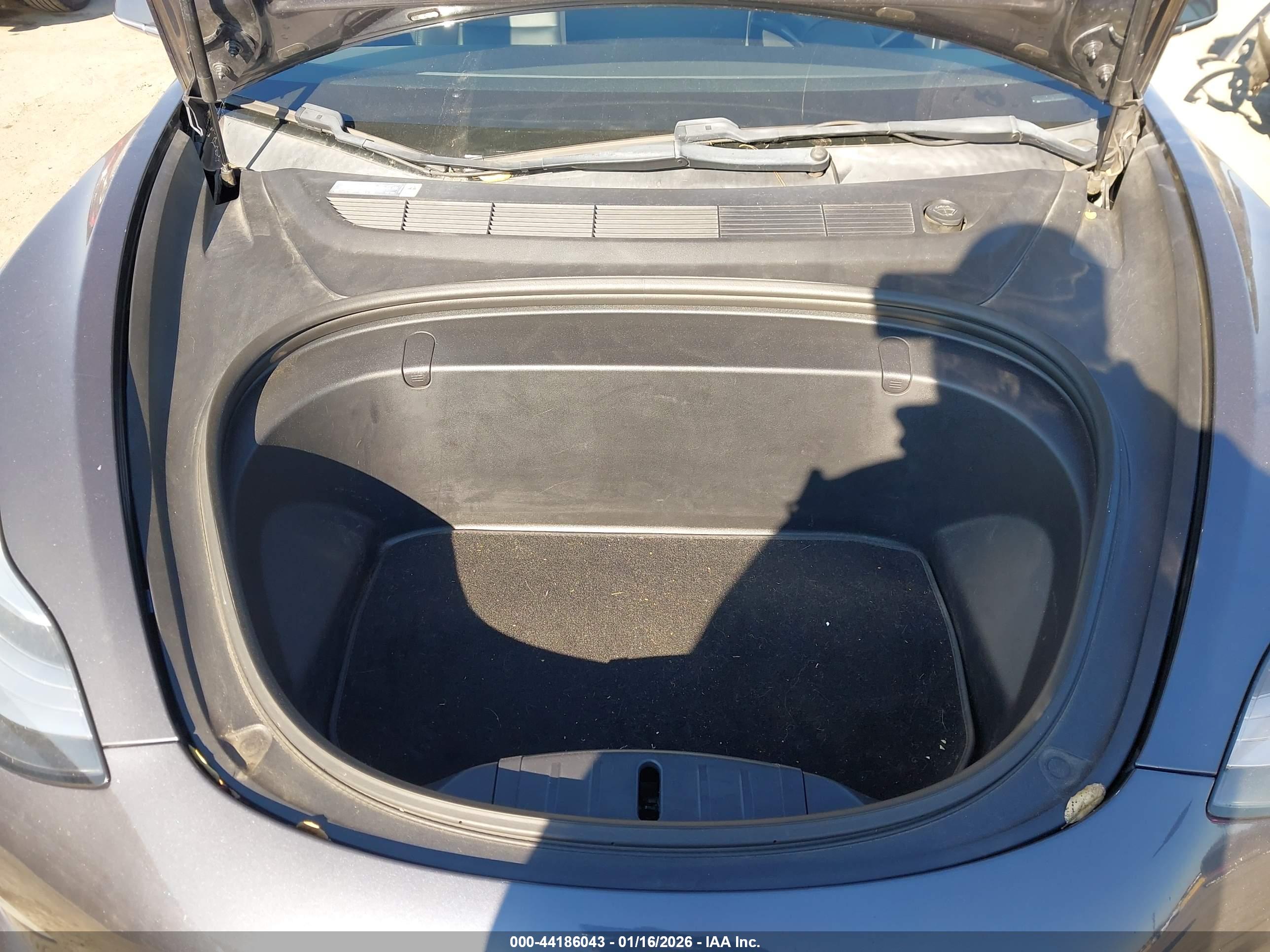 TESLA MODEL image 10