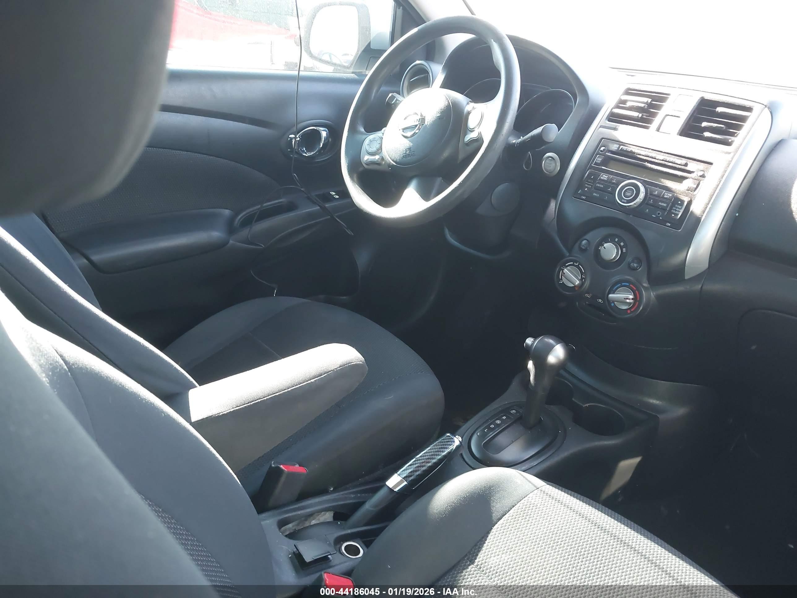 NISSAN VERSA image 5