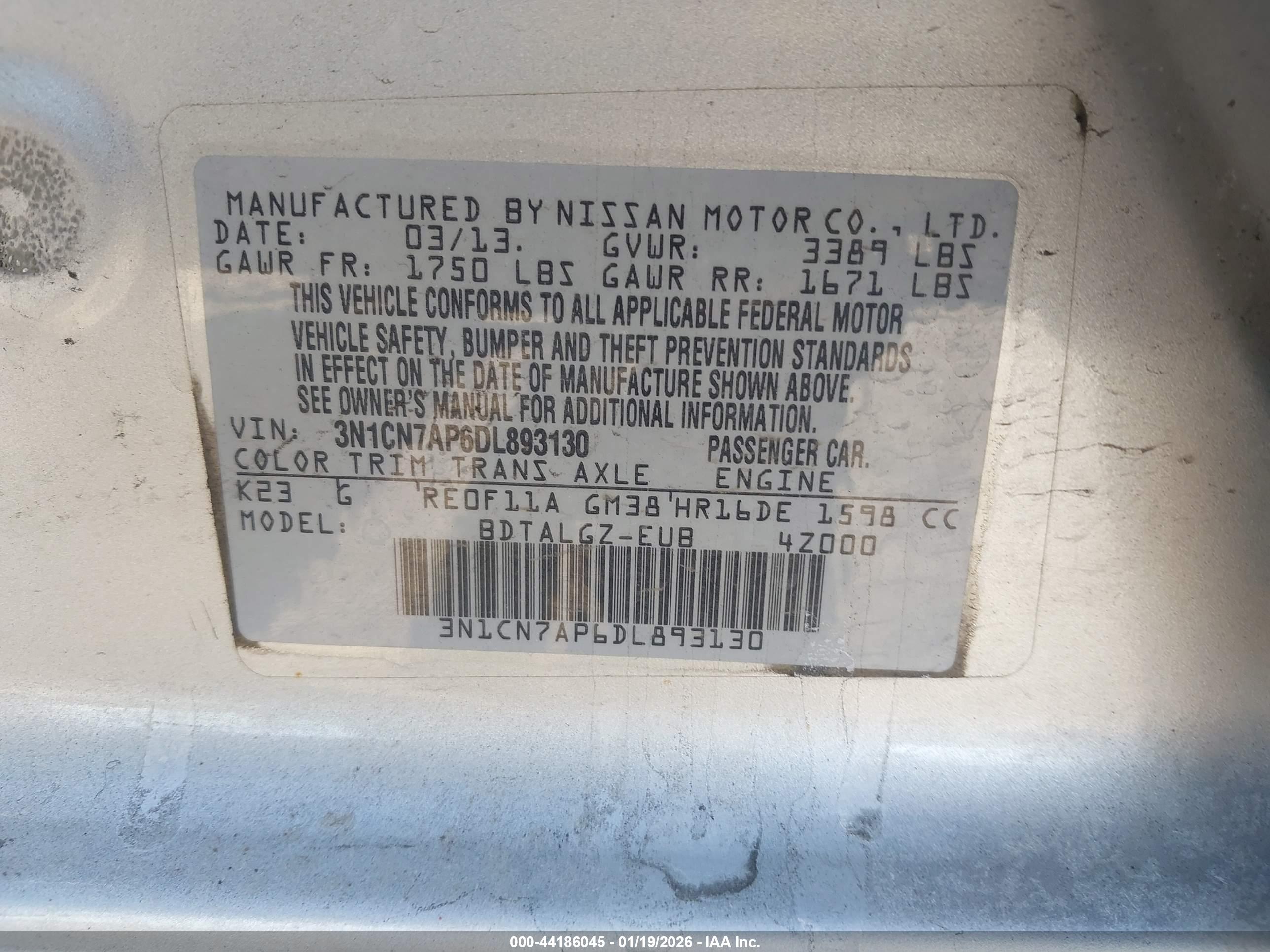 NISSAN VERSA image 9