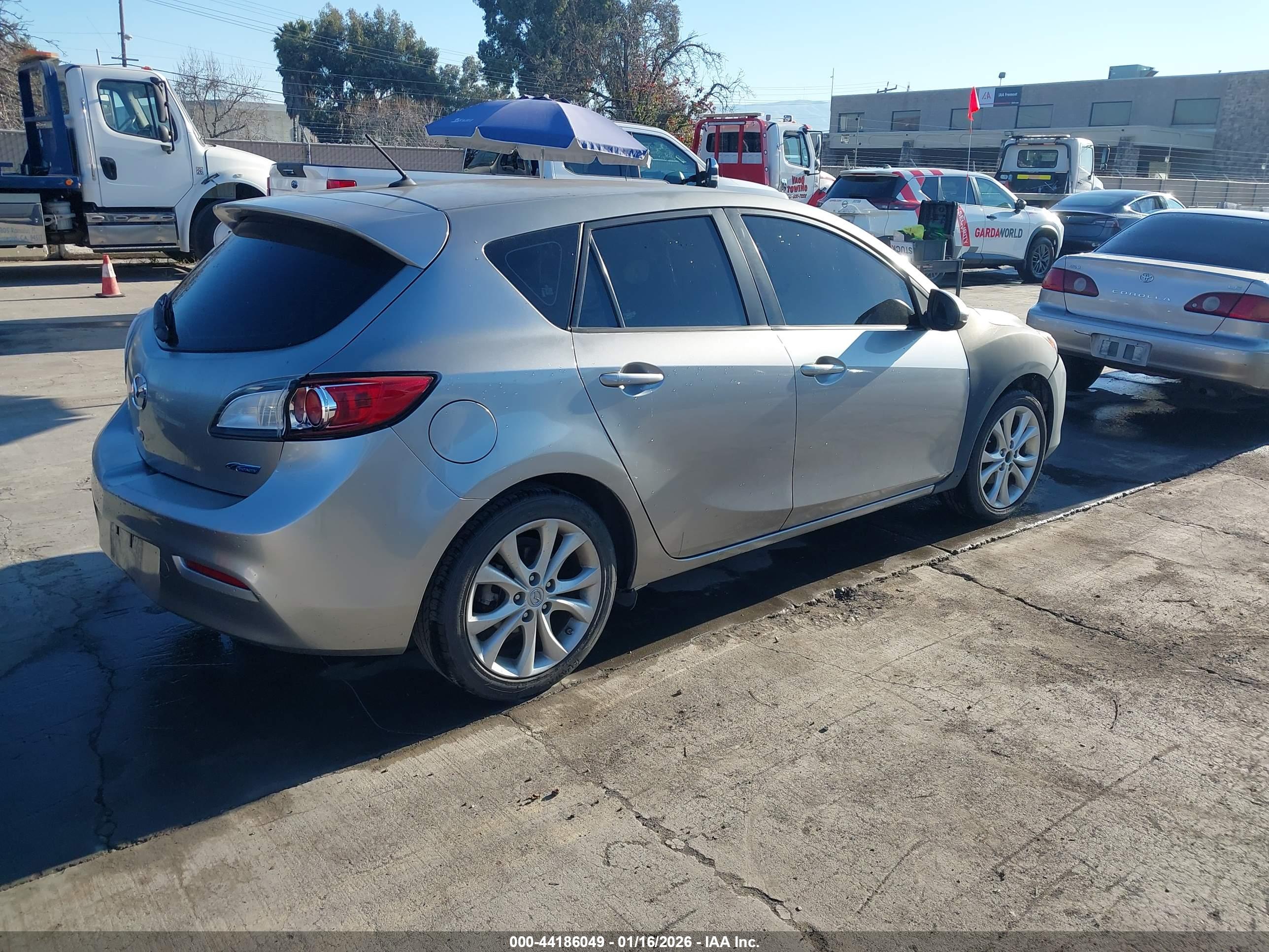 MAZDA MAZDA3 image 4