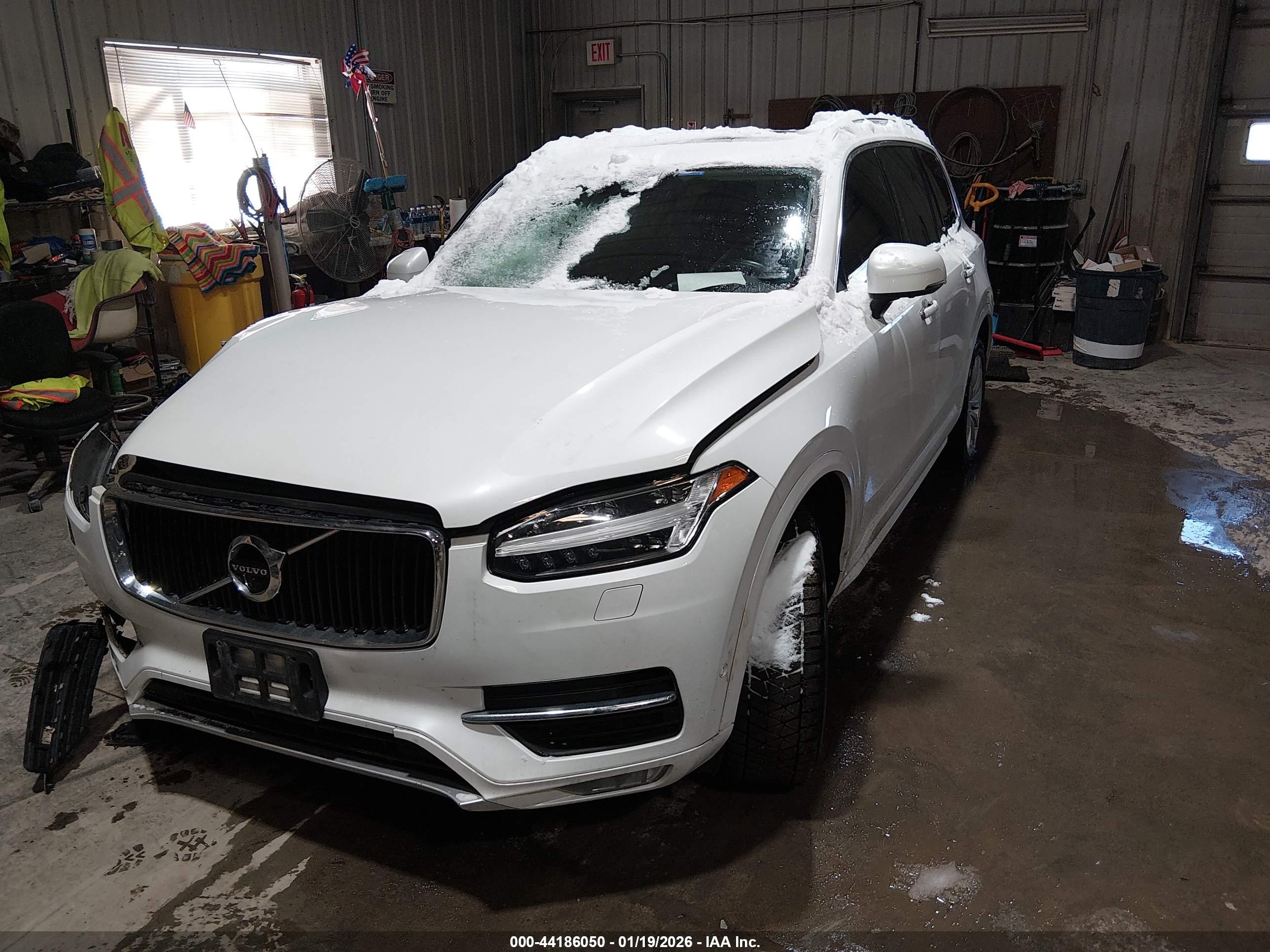 VOLVO XC90 image 2