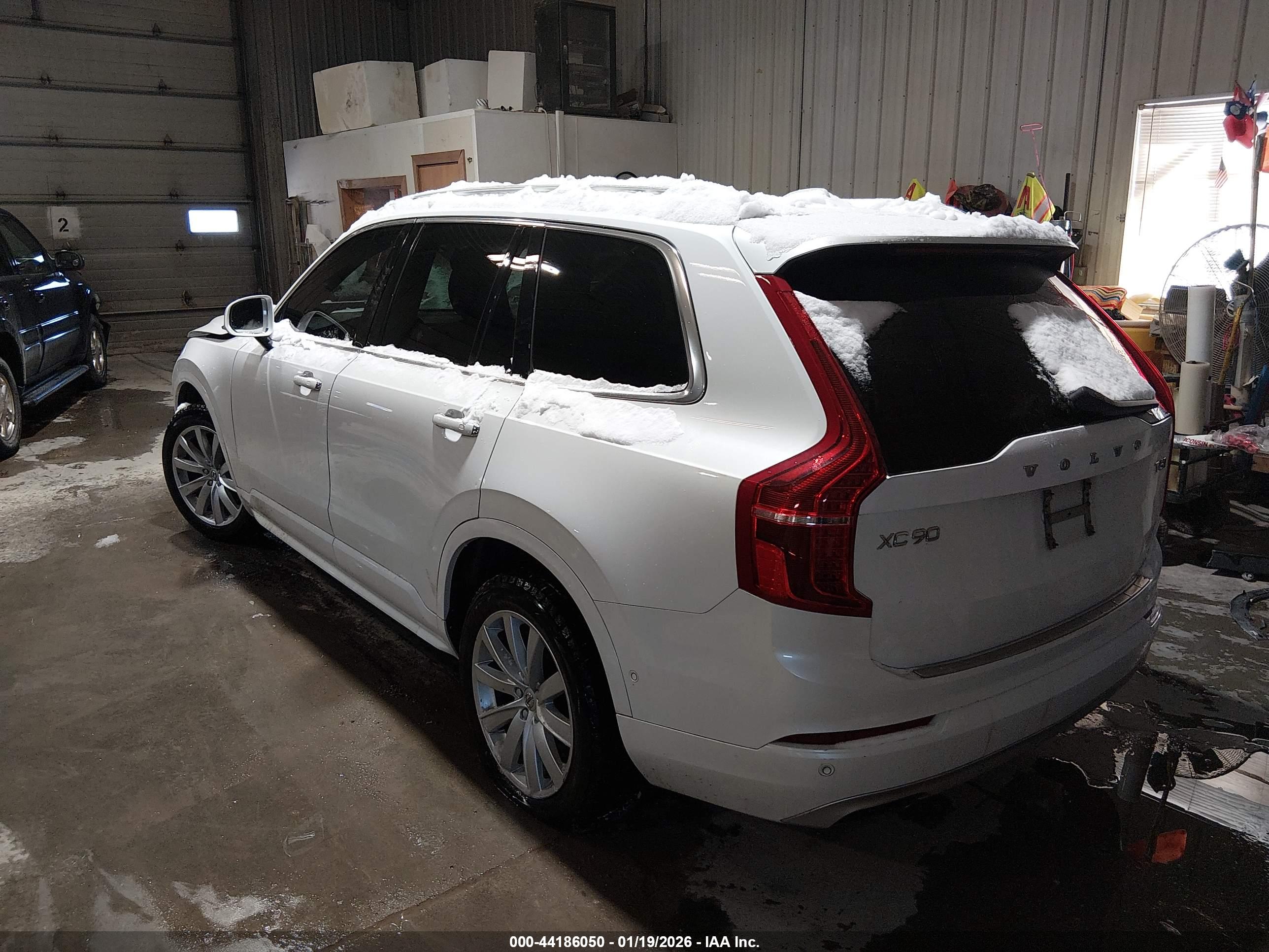 VOLVO XC90 image 3