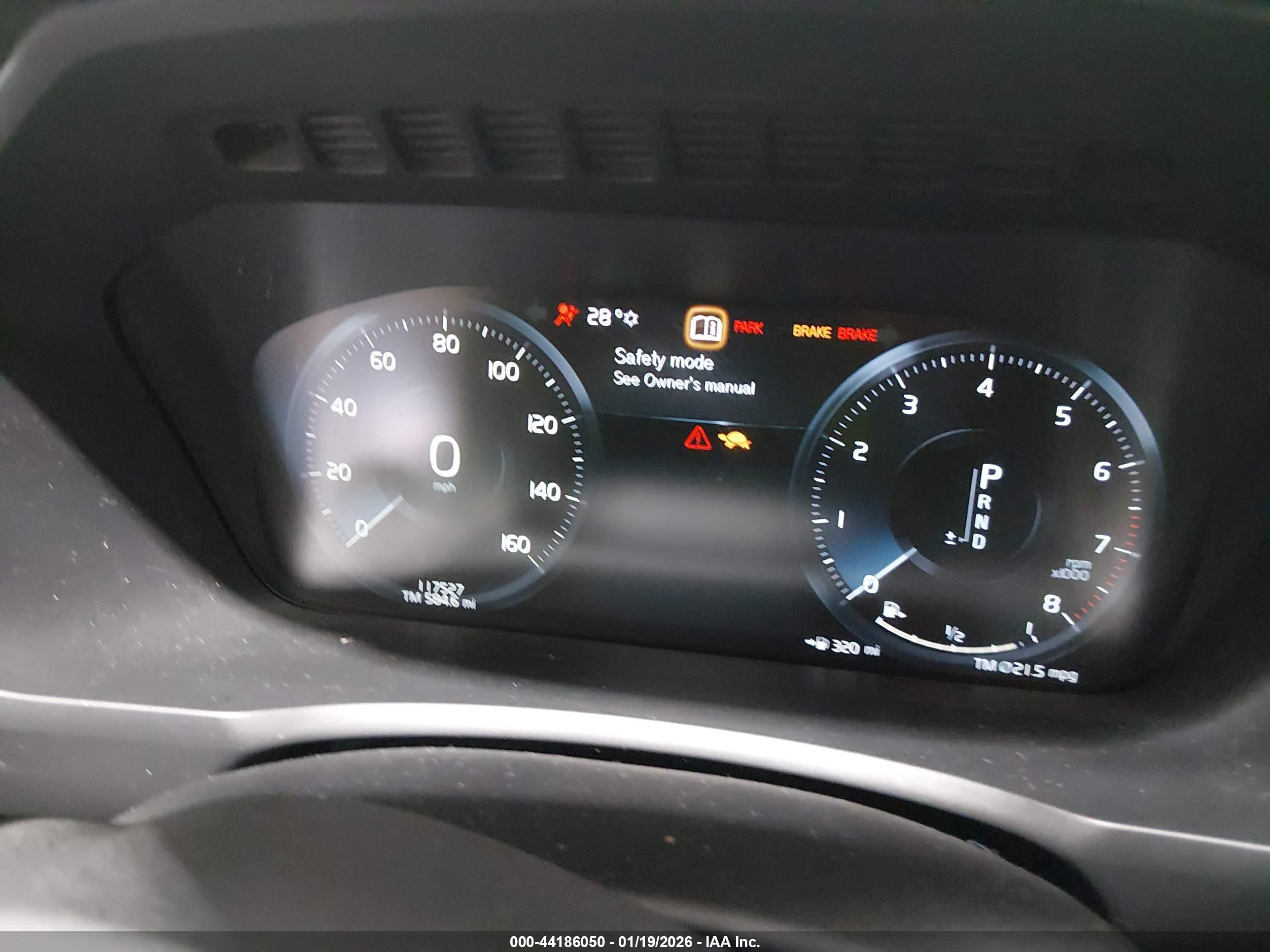 VOLVO XC90 image 7