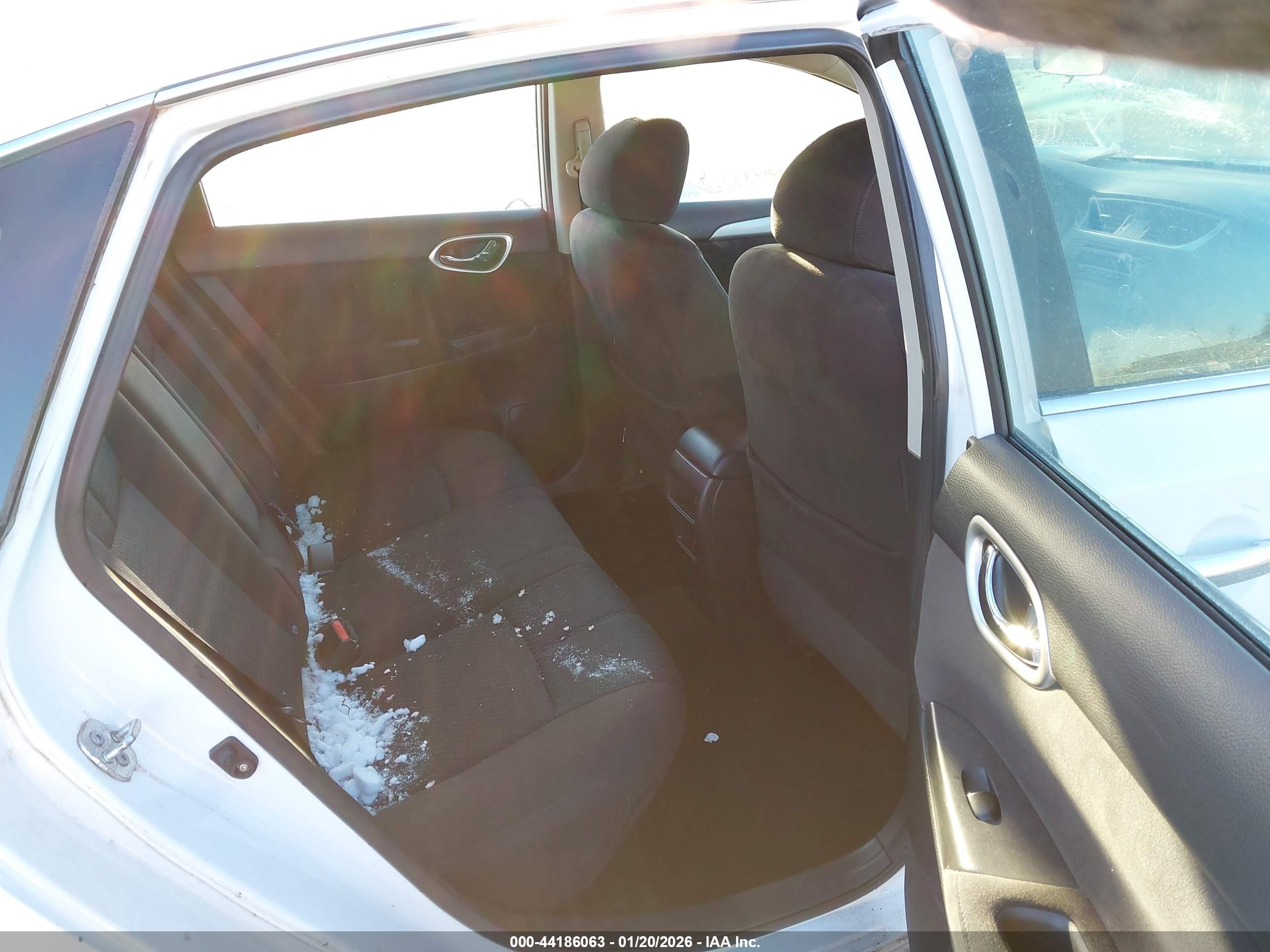 NISSAN SENTRA image 8