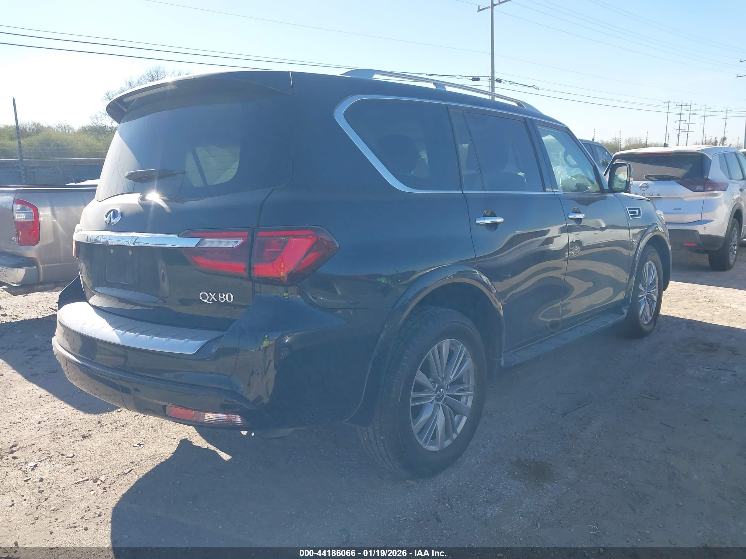 INFINITI QX80 image 4