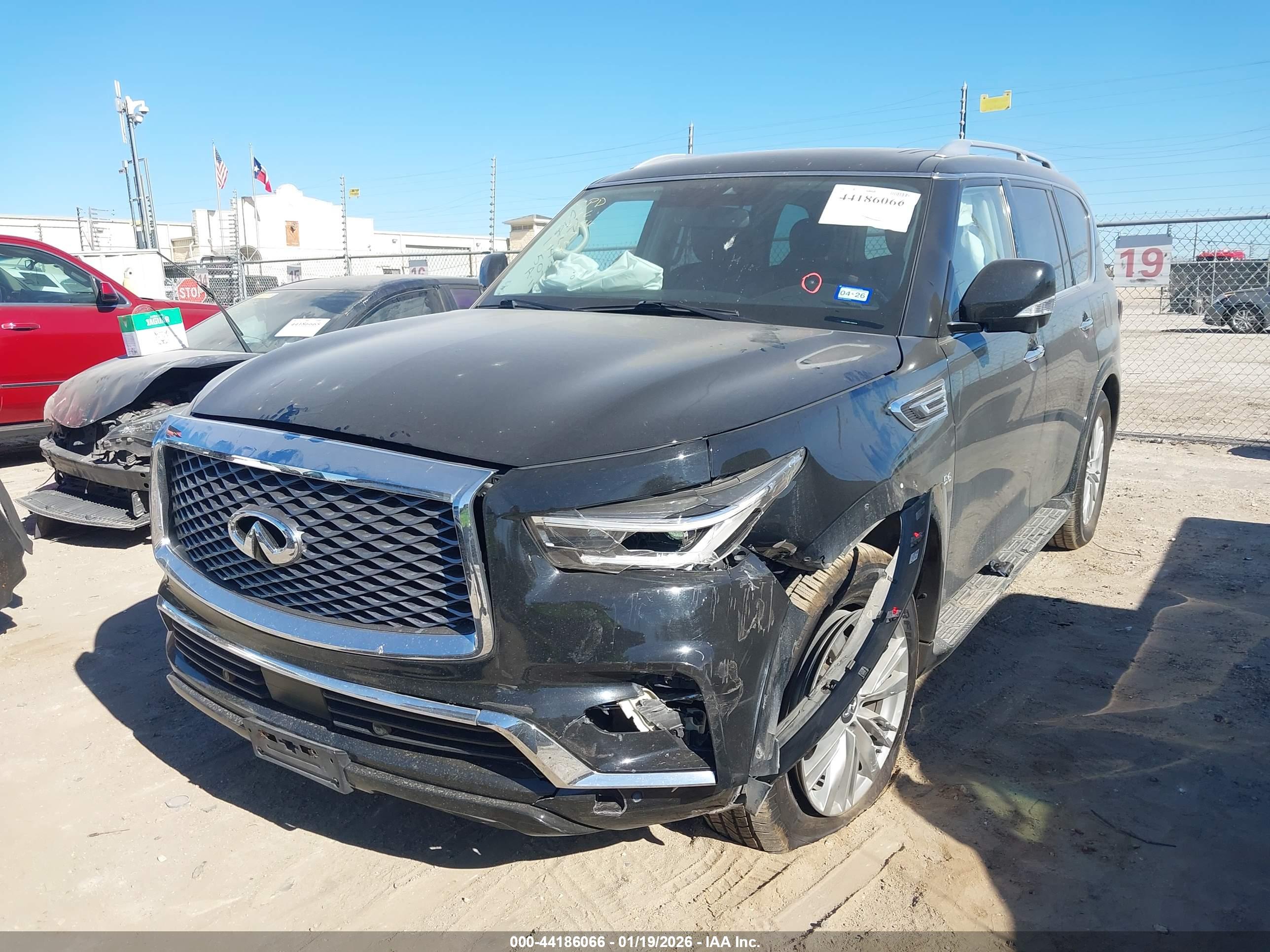 INFINITI QX80 image 6