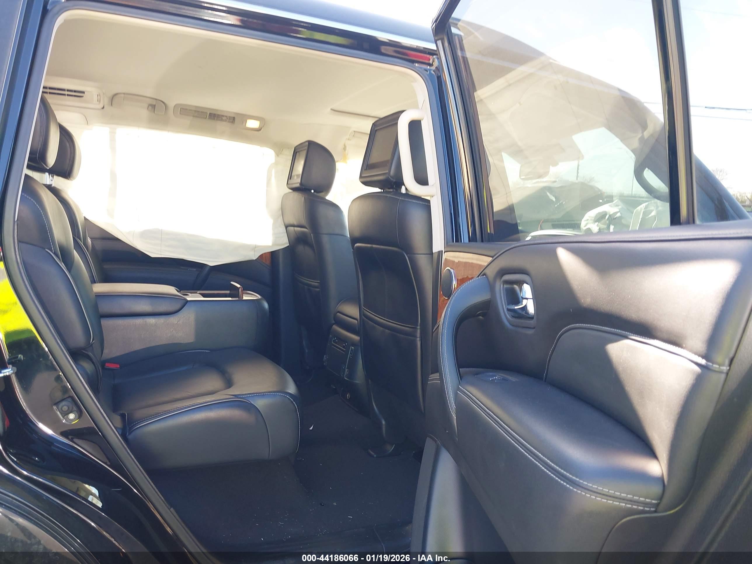 INFINITI QX80 image 8