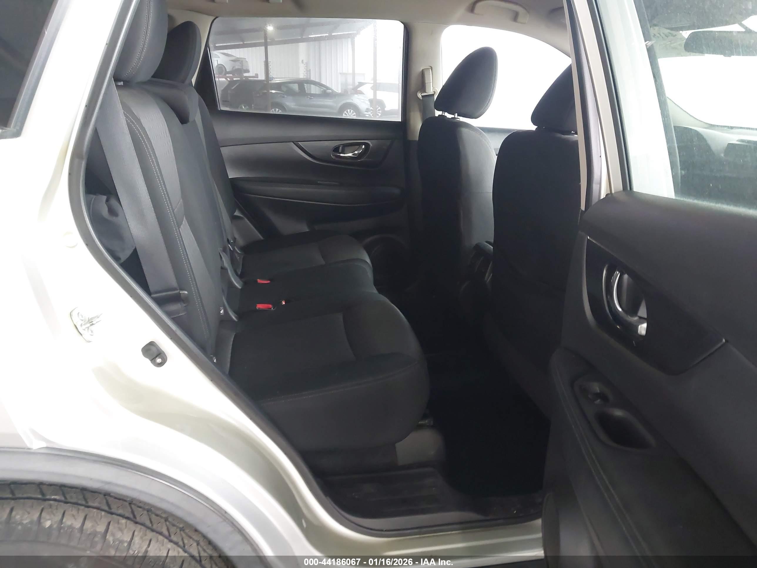 NISSAN ROGUE image 8
