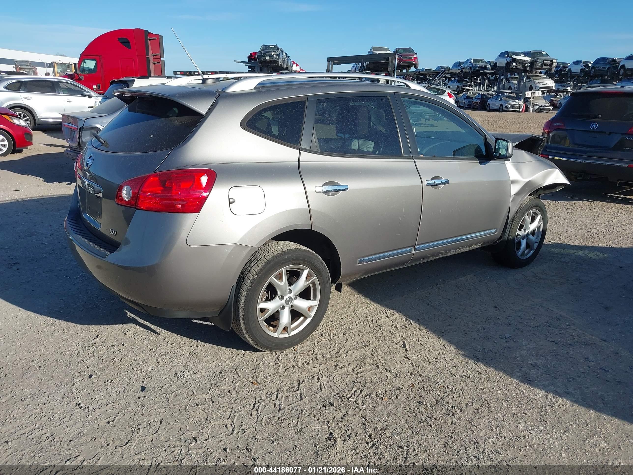 NISSAN ROGUE image 4