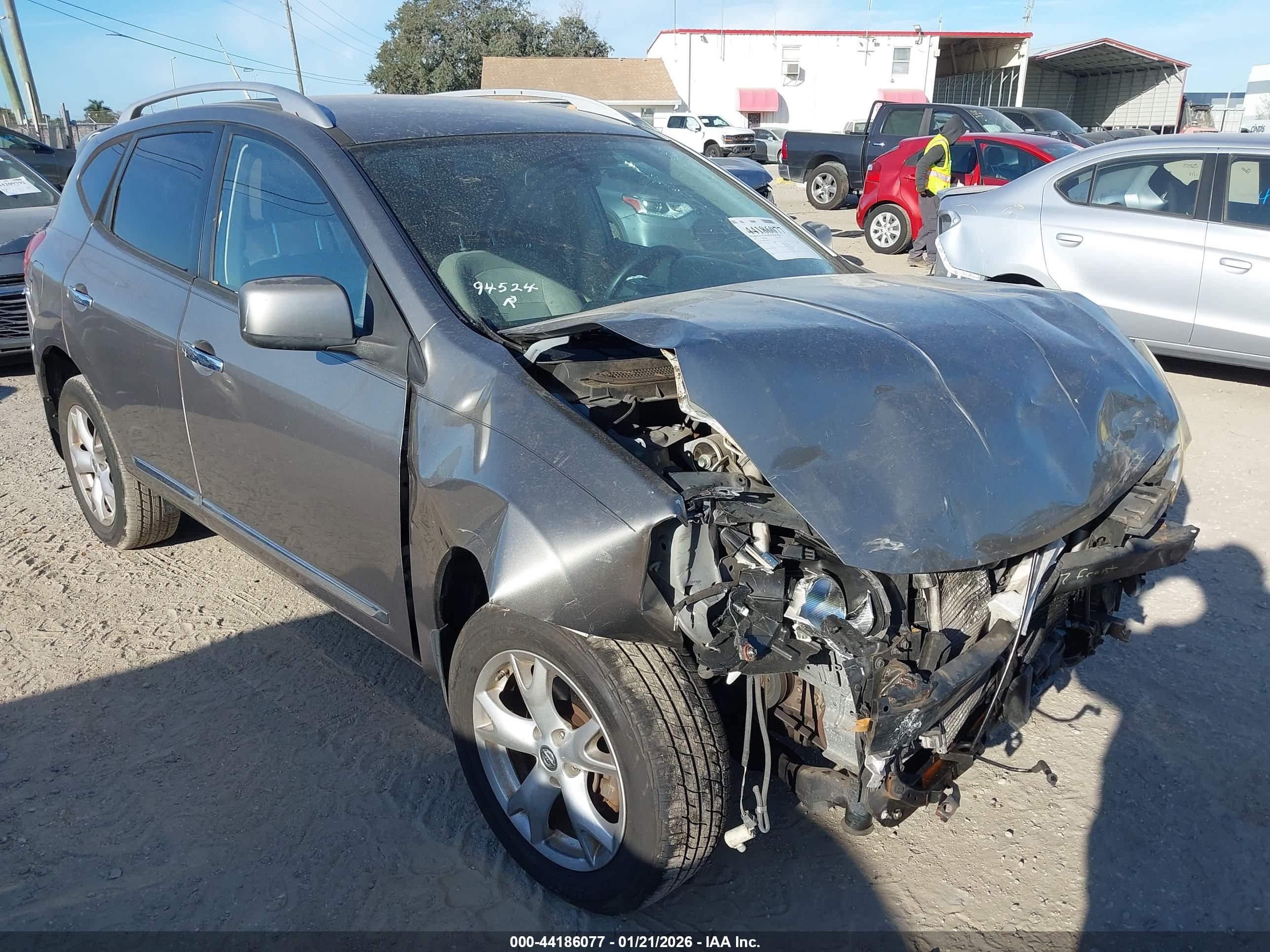 NISSAN ROGUE image 6