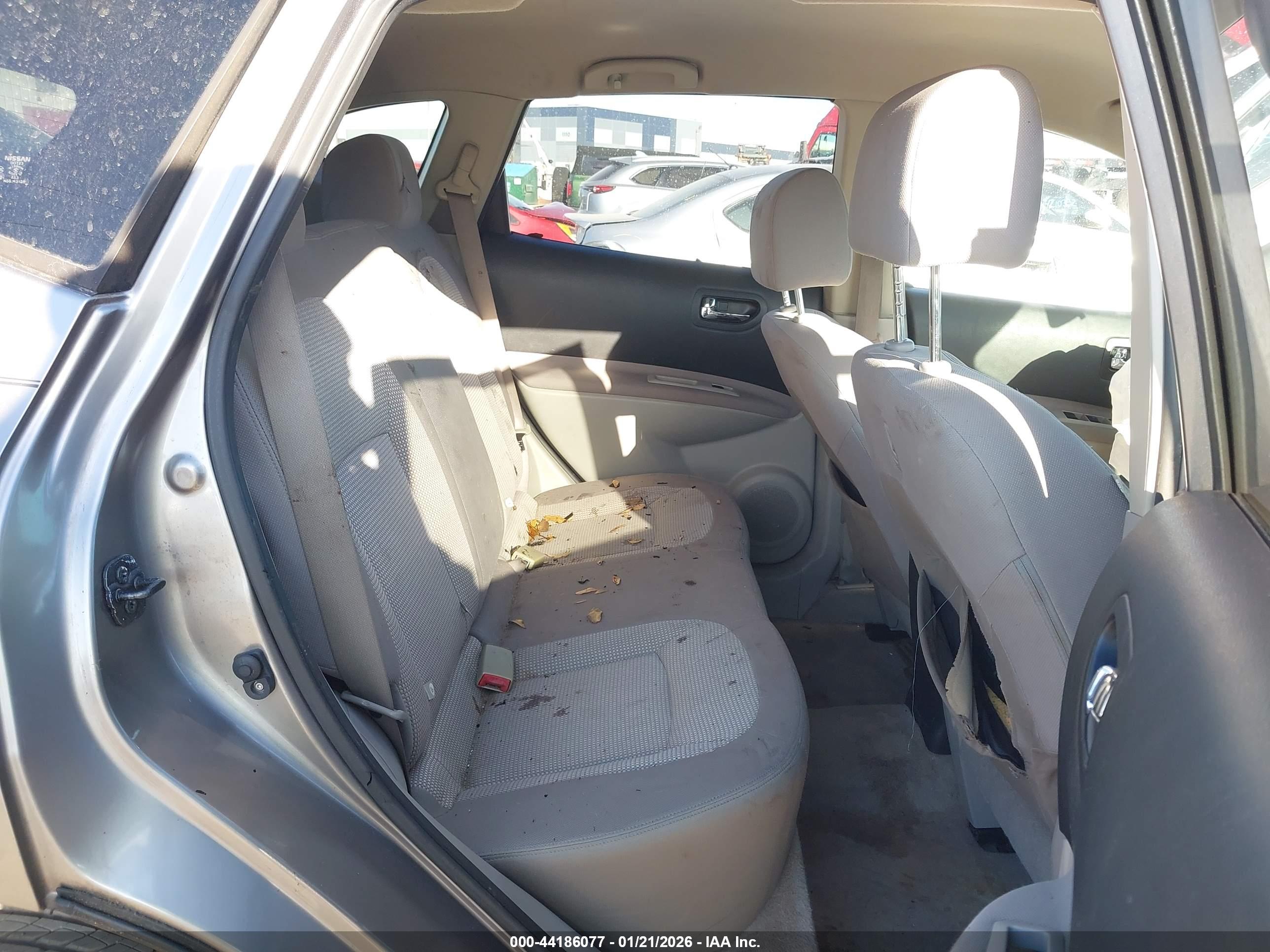 NISSAN ROGUE image 8