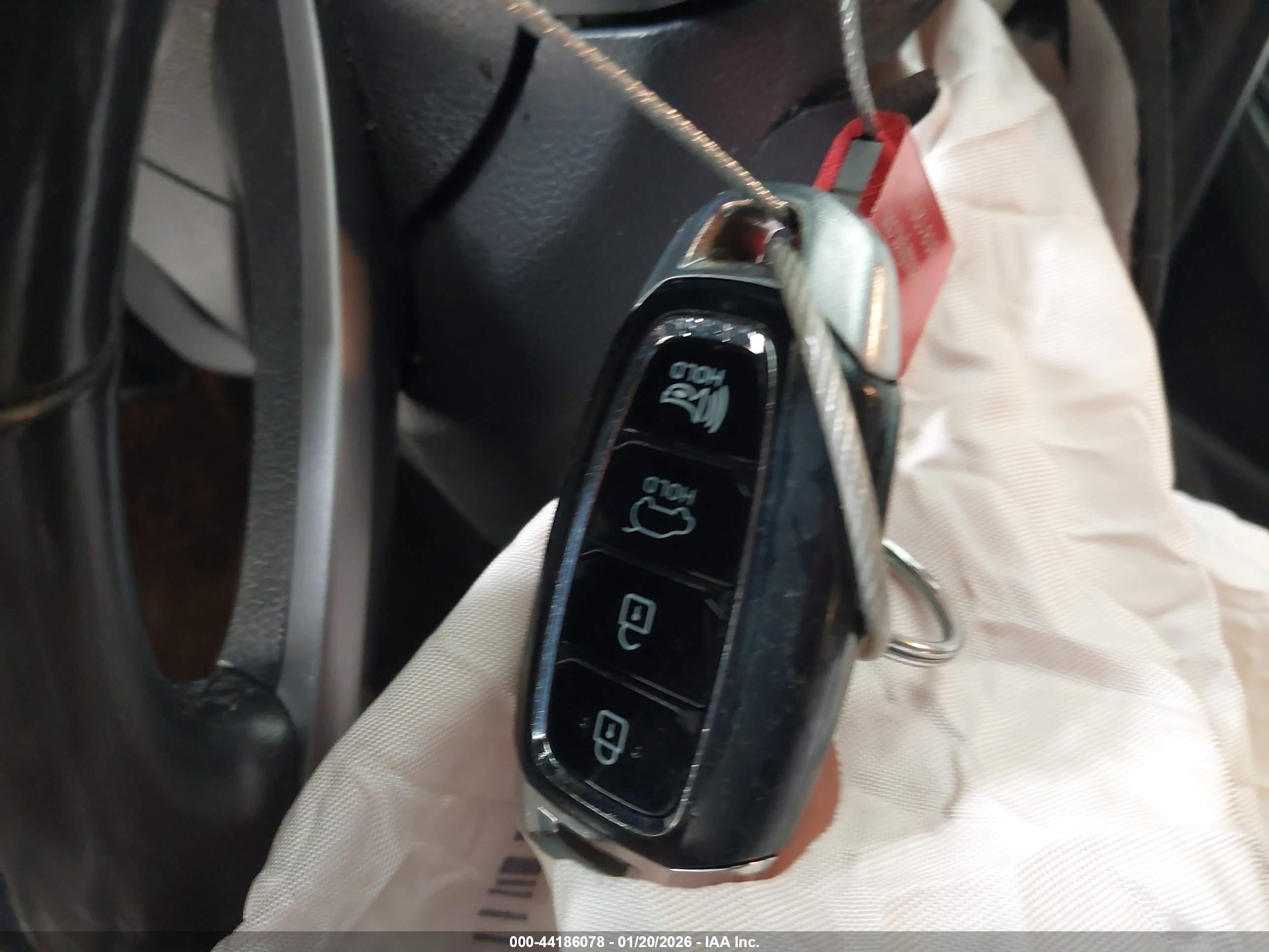 HYUNDAI KONA image 11