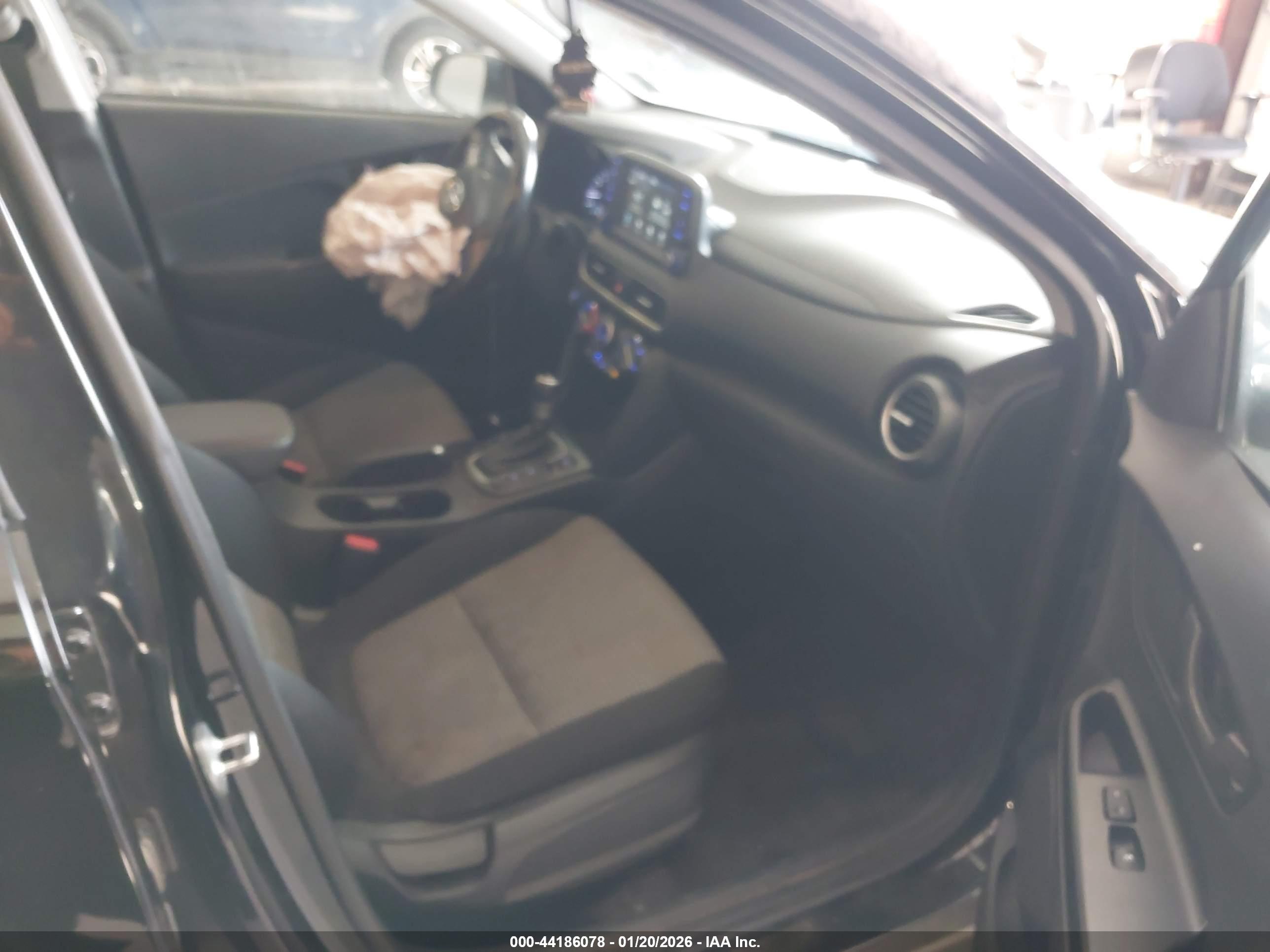 HYUNDAI KONA image 5