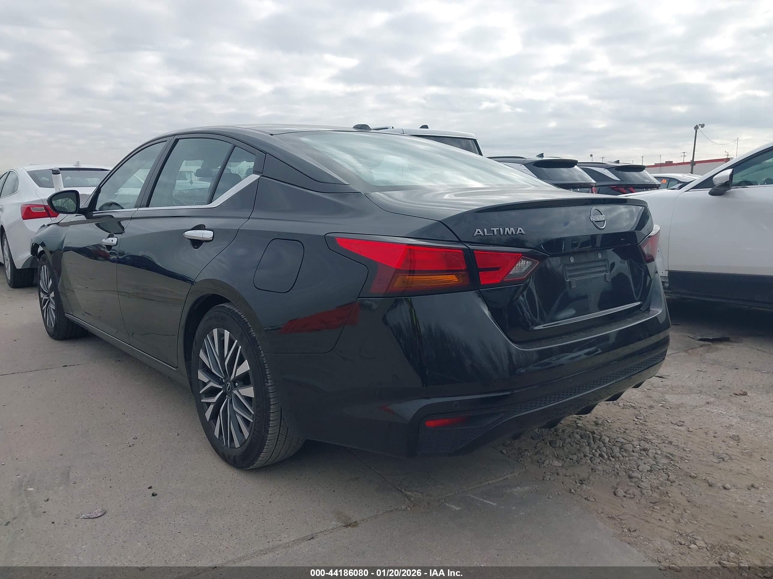 NISSAN ALTIMA image 3