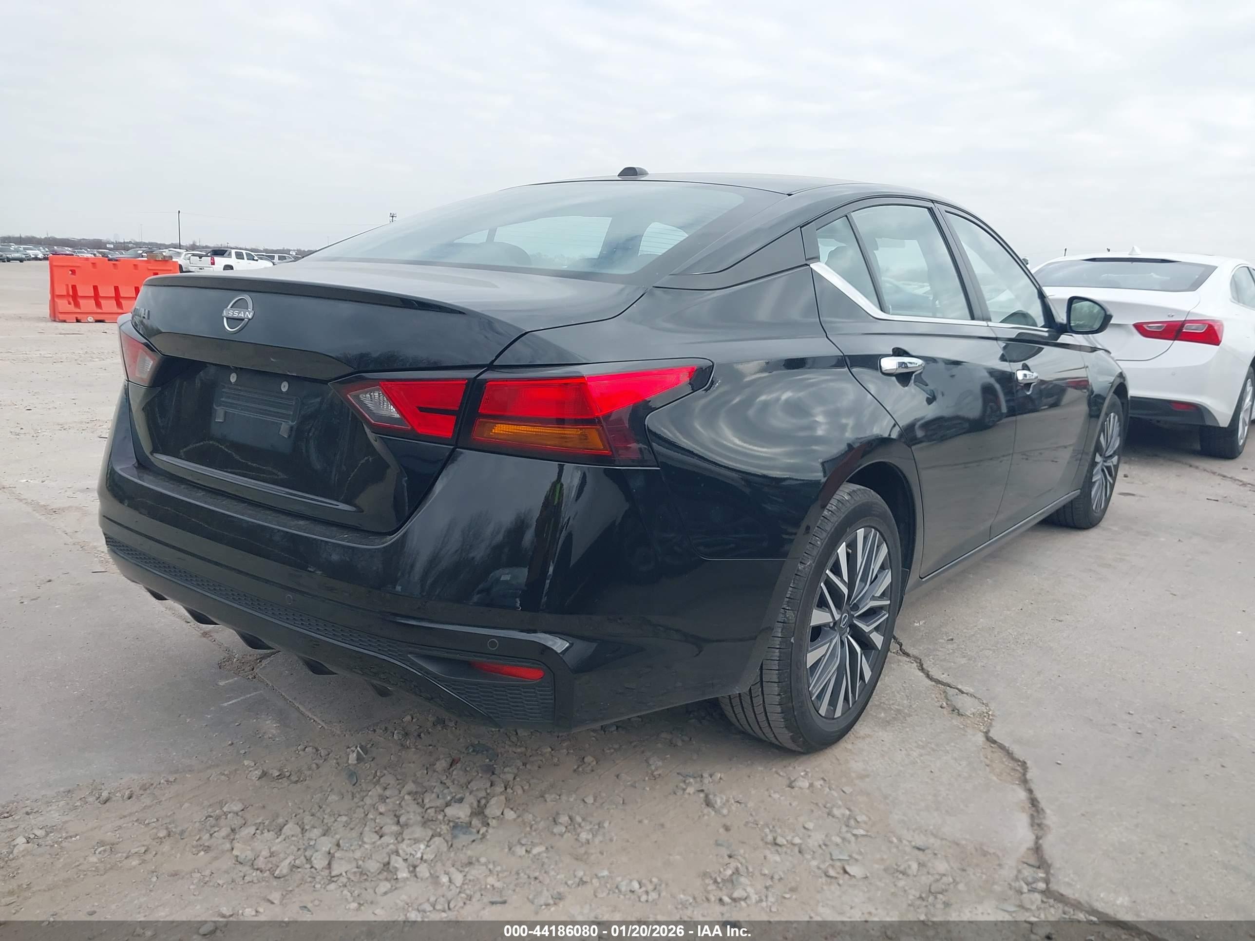 NISSAN ALTIMA image 4