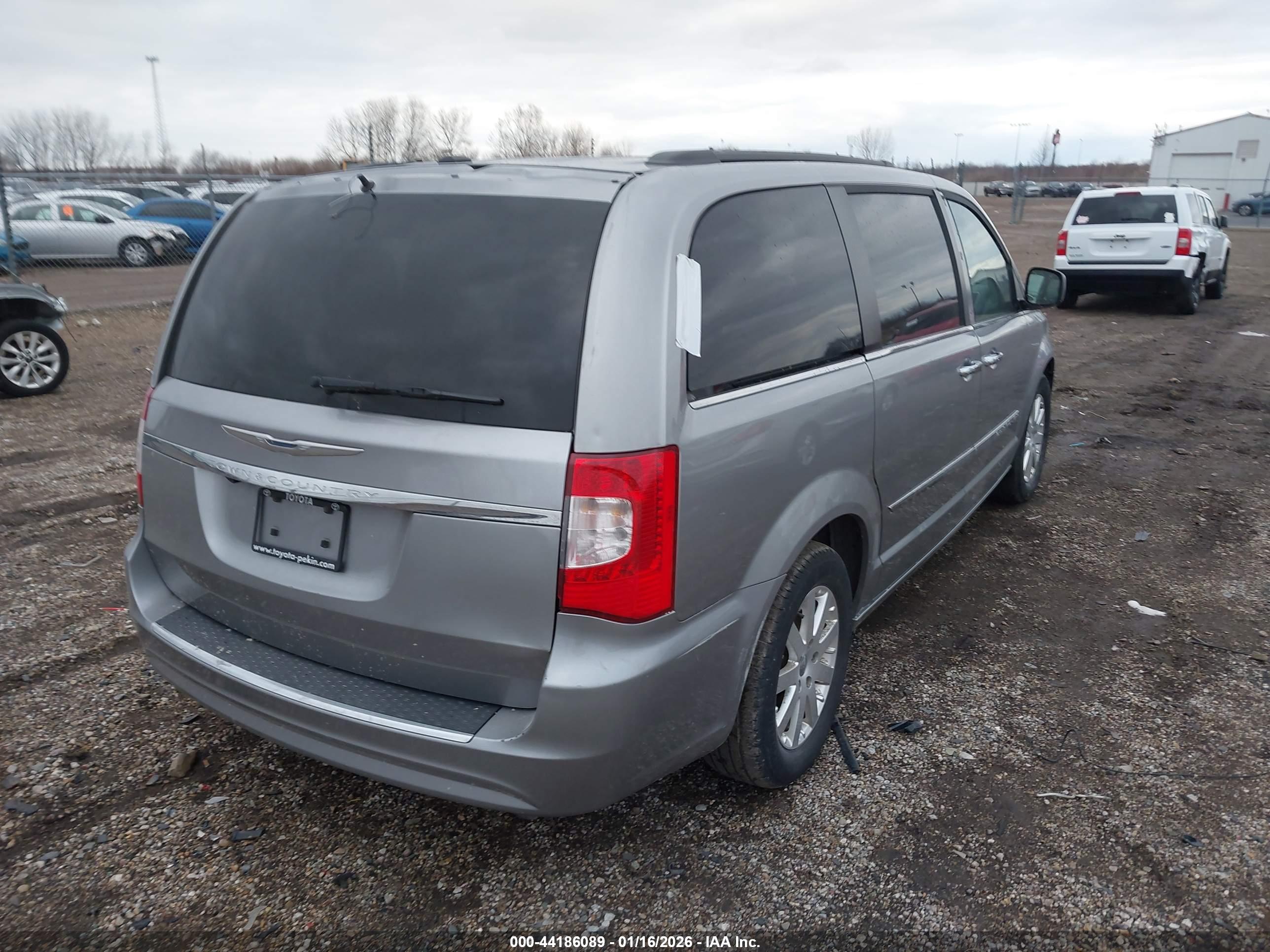 CHRYSLER TOWN image 4