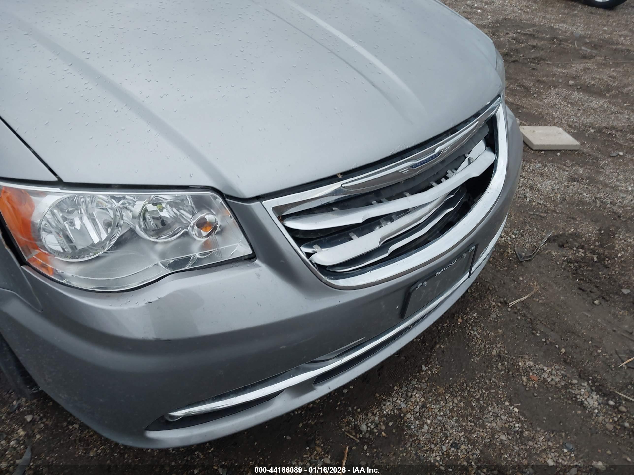 CHRYSLER TOWN image 6