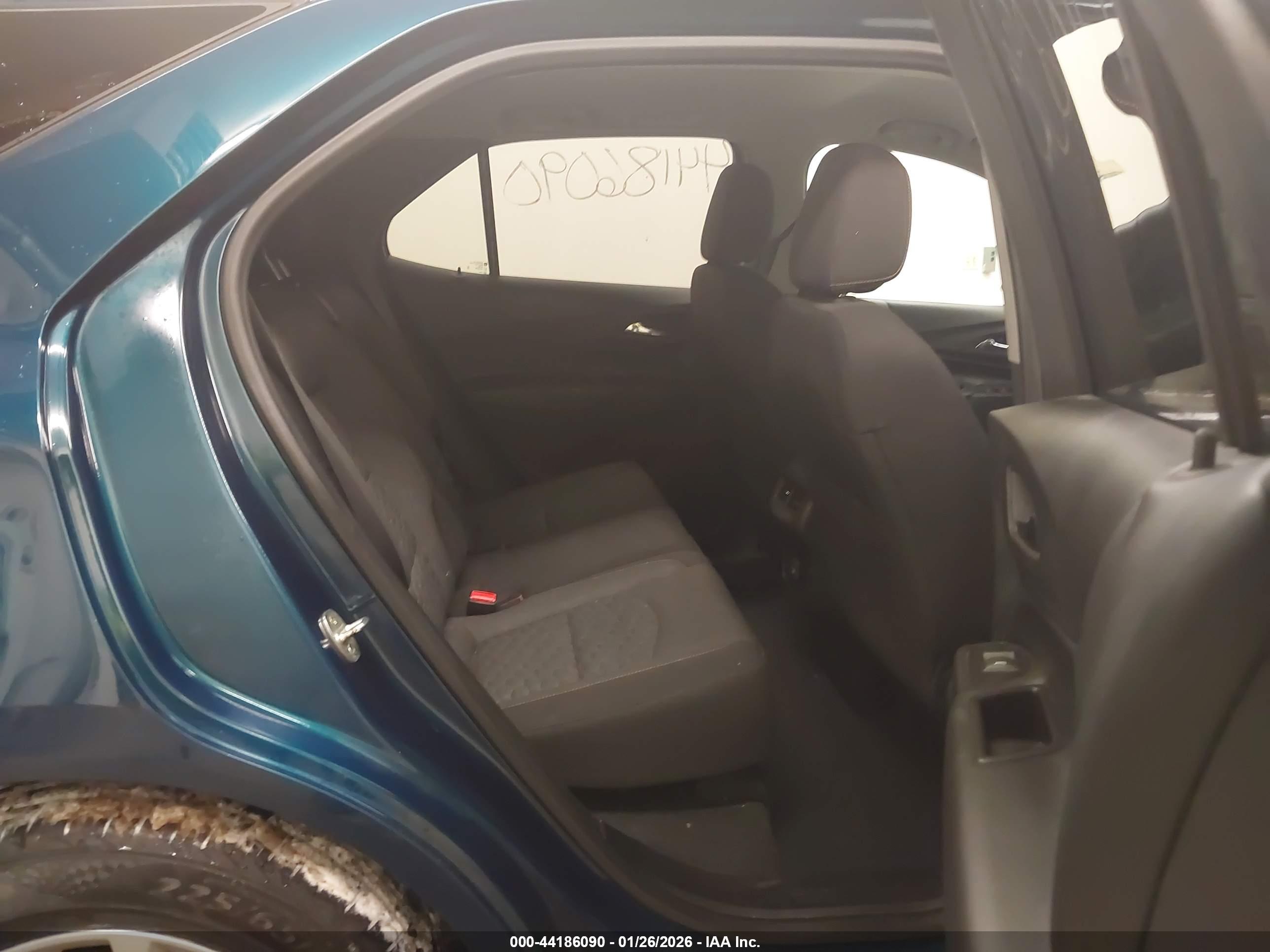 CHEVROLET EQUINOX image 8