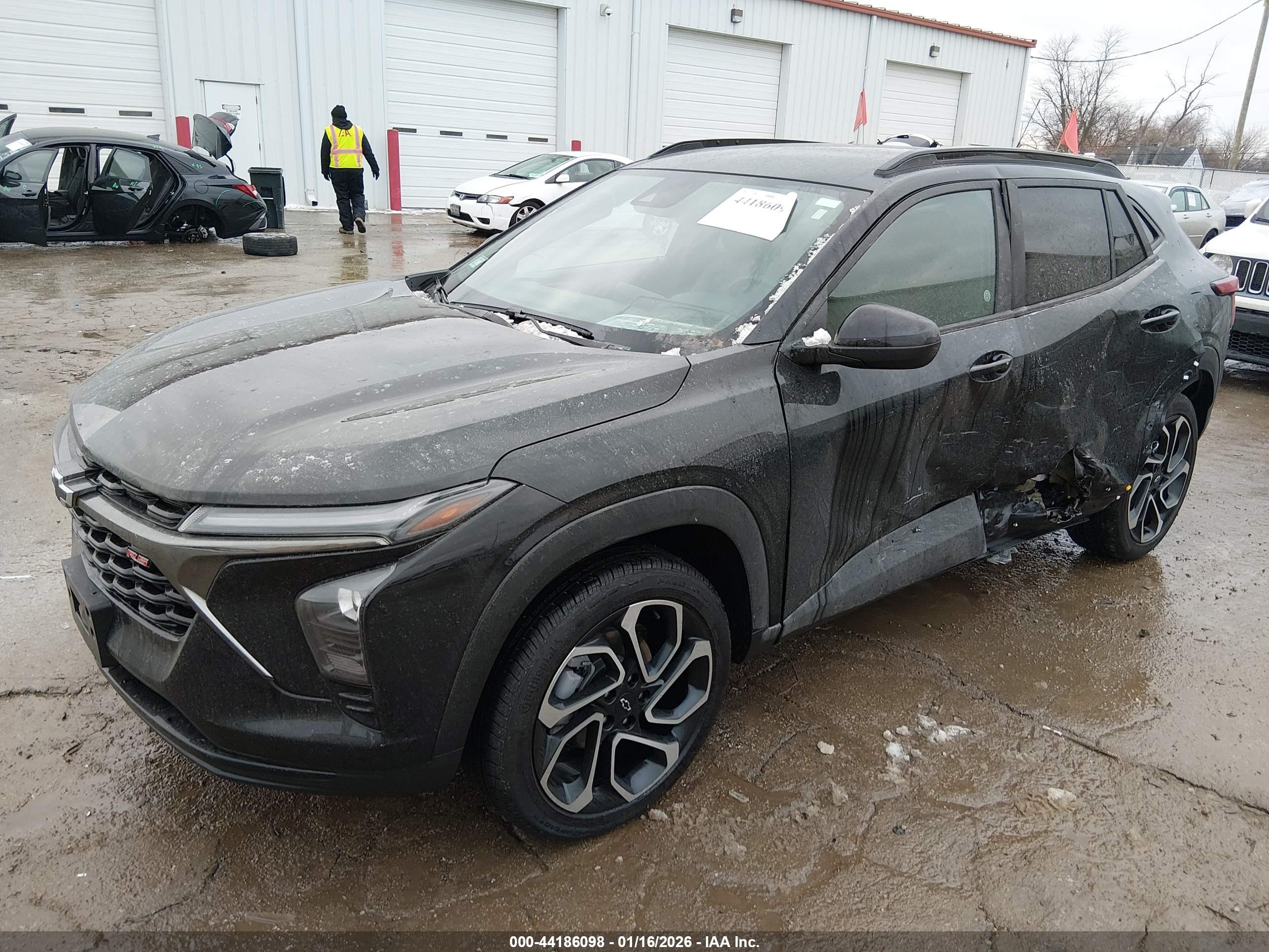 CHEVROLET TRAX image 2