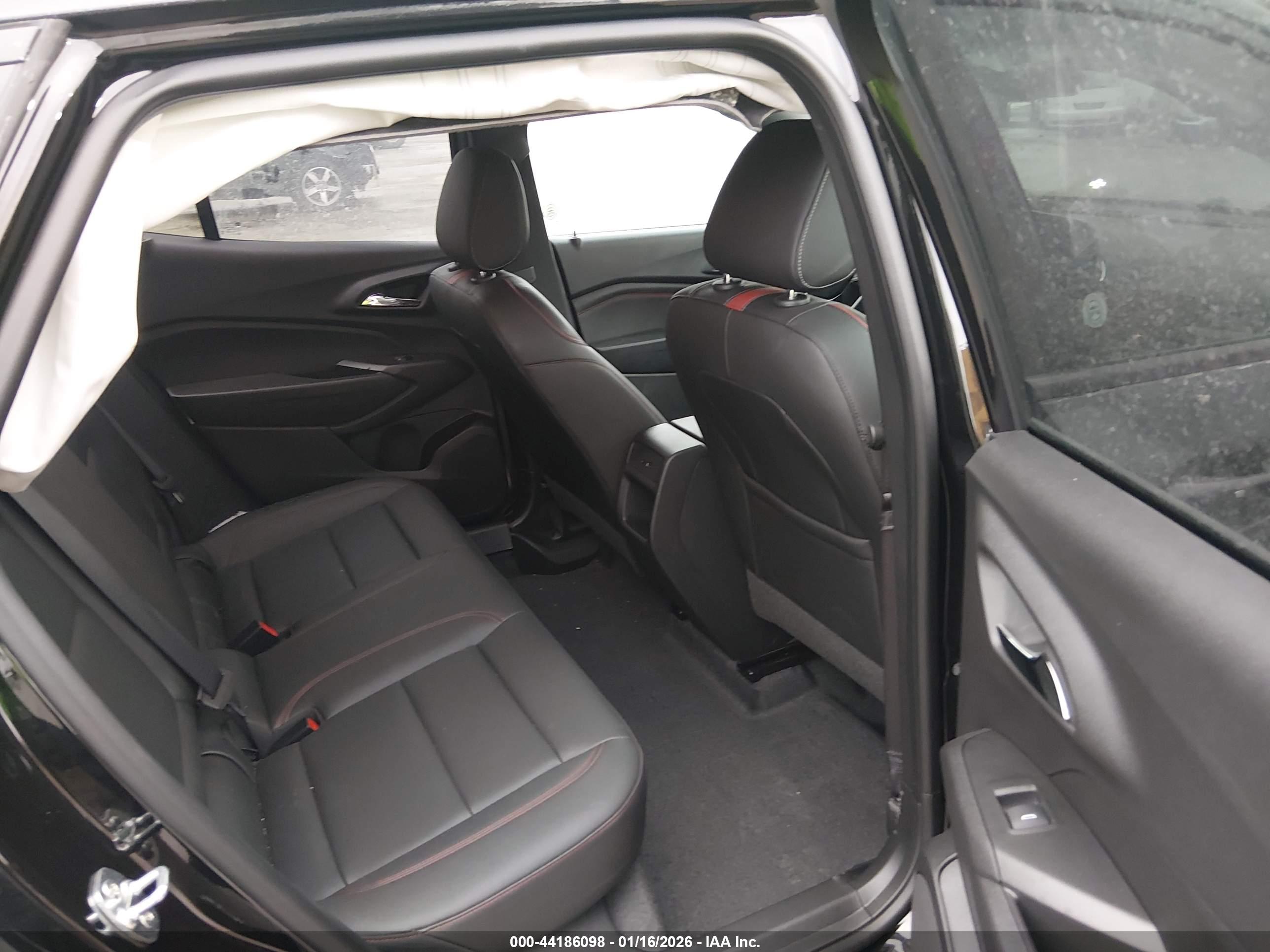 CHEVROLET TRAX image 8