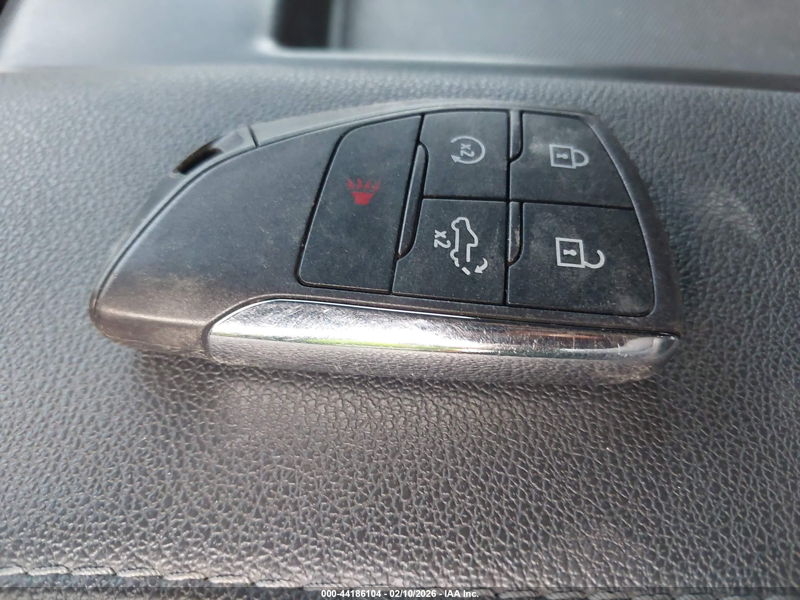 CHEVROLET SILVERADO image 11