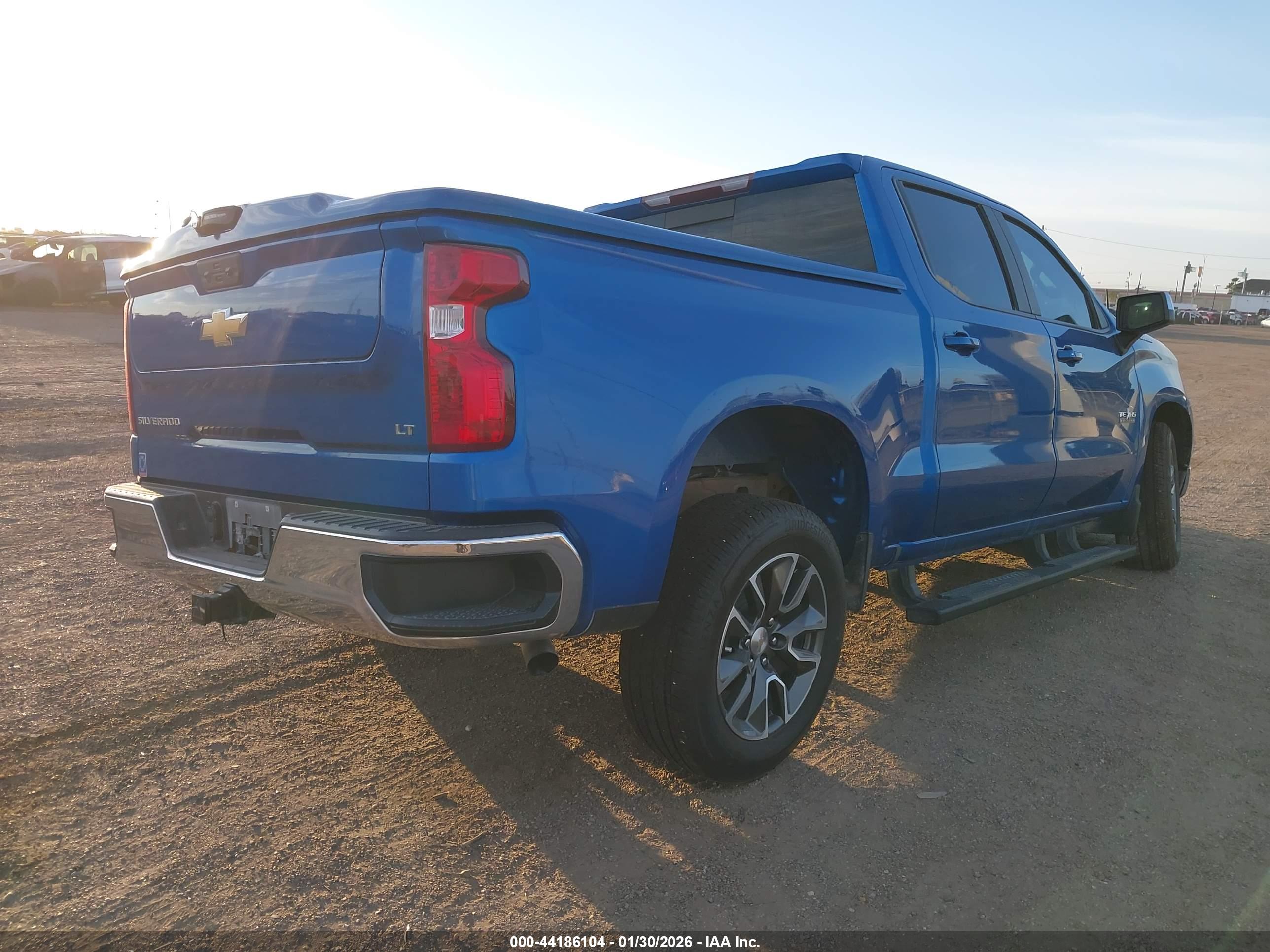 CHEVROLET SILVERADO image 4